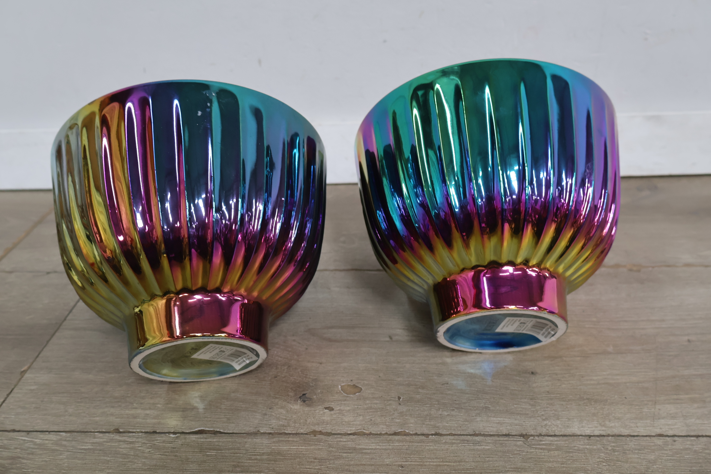 Set van 2 iriserende glazen vazen – foto 7 – kavel bij GSD Auctions, Zoeterwoude