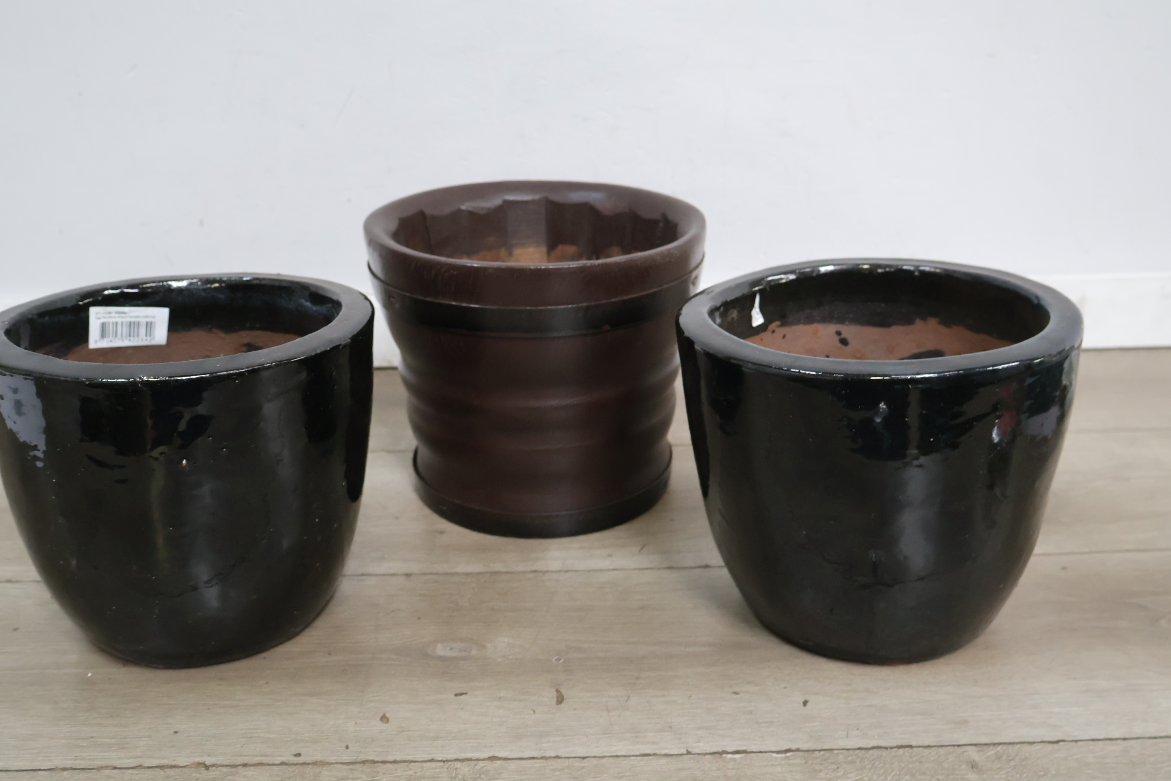 Set van drie bloempotten – foto 3 – kavel bij GSD Auctions, Zoeterwoude