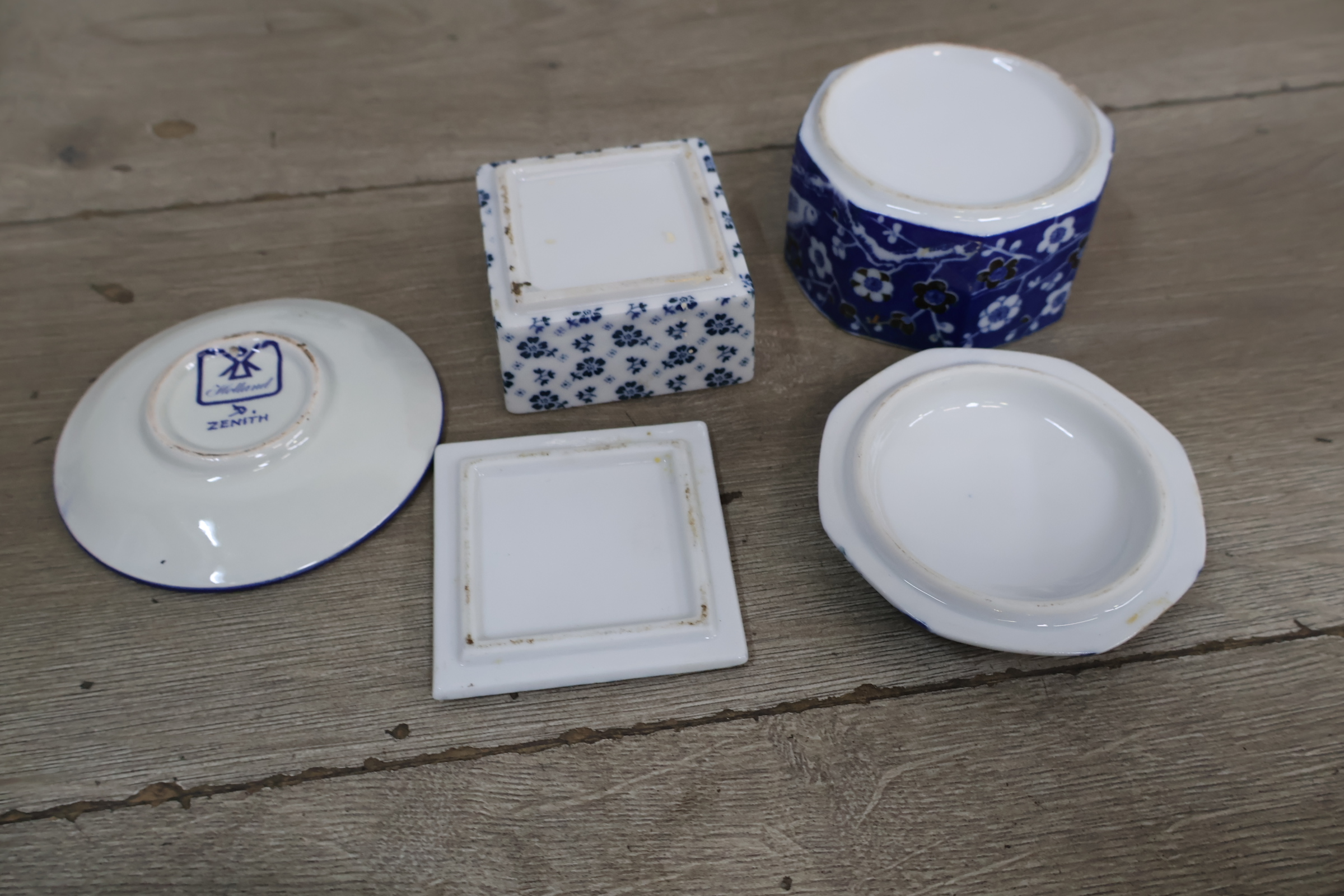 Set divers blauw-wit servies - met oa Delfts – foto 8 – kavel bij GSD Auctions, Zoeterwoude
