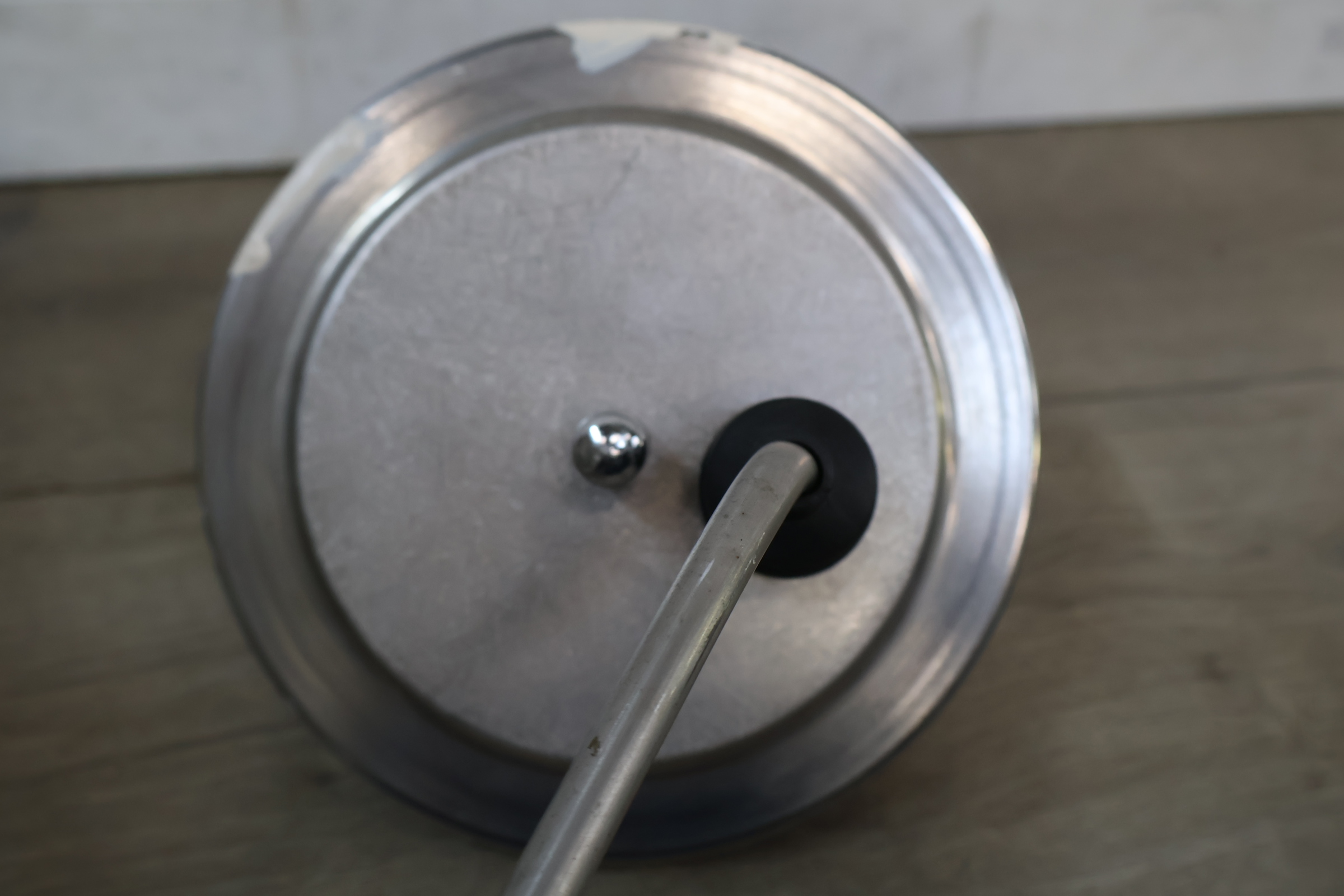 Industriële metalen hanglamp – foto 7 – kavel bij GSD Auctions, Zoeterwoude