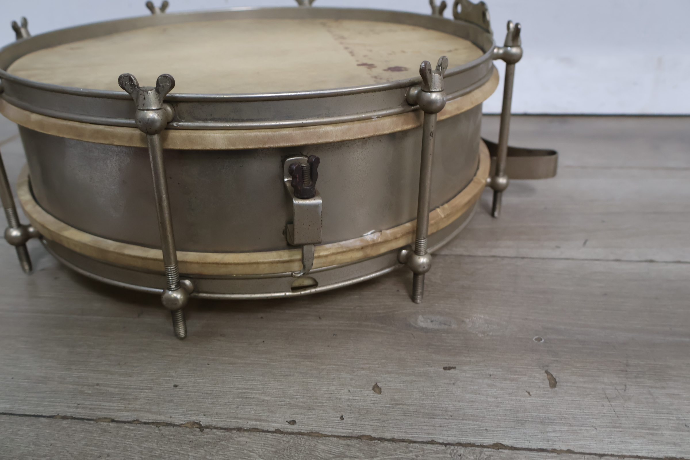 Oude metalen trommel – foto 5 – kavel bij GSD Auctions, Zoeterwoude