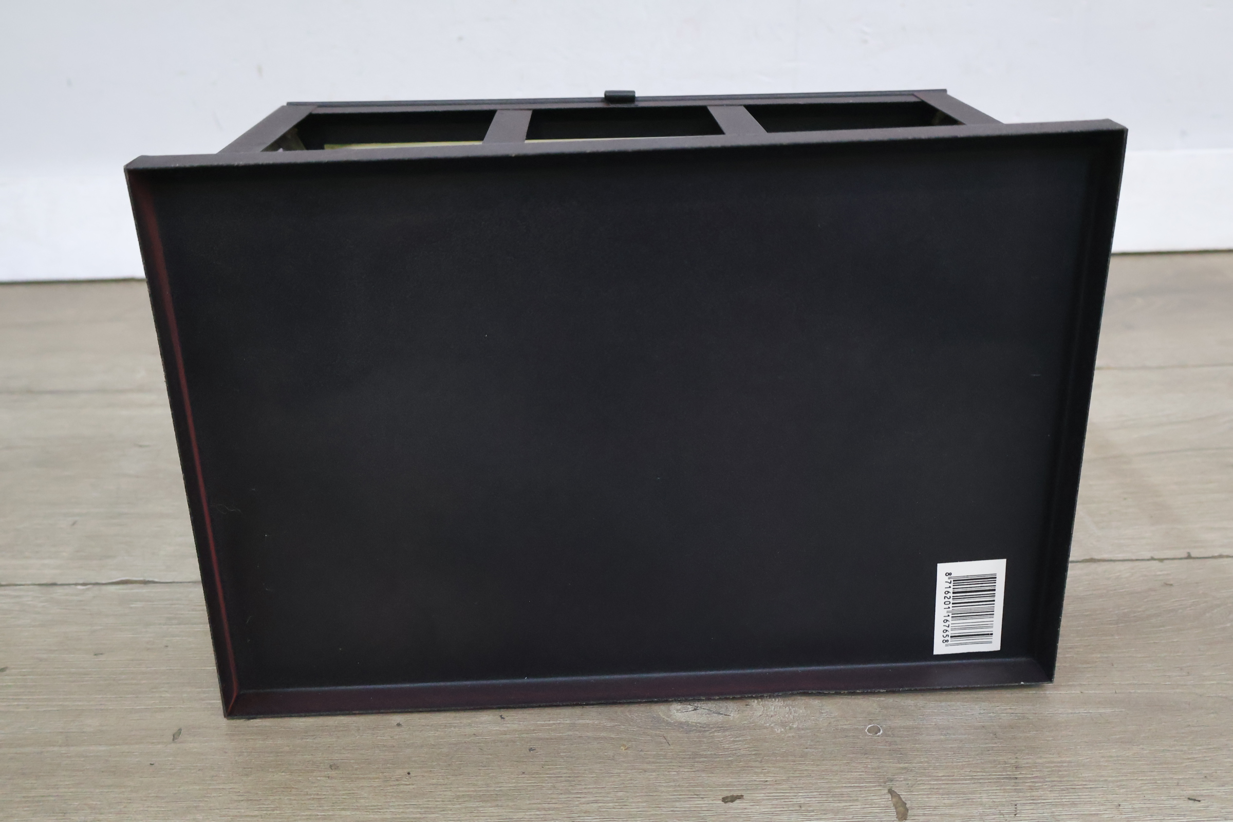Zwarte glazen mini kweekkas – foto 8 – kavel bij GSD Auctions, Zoeterwoude