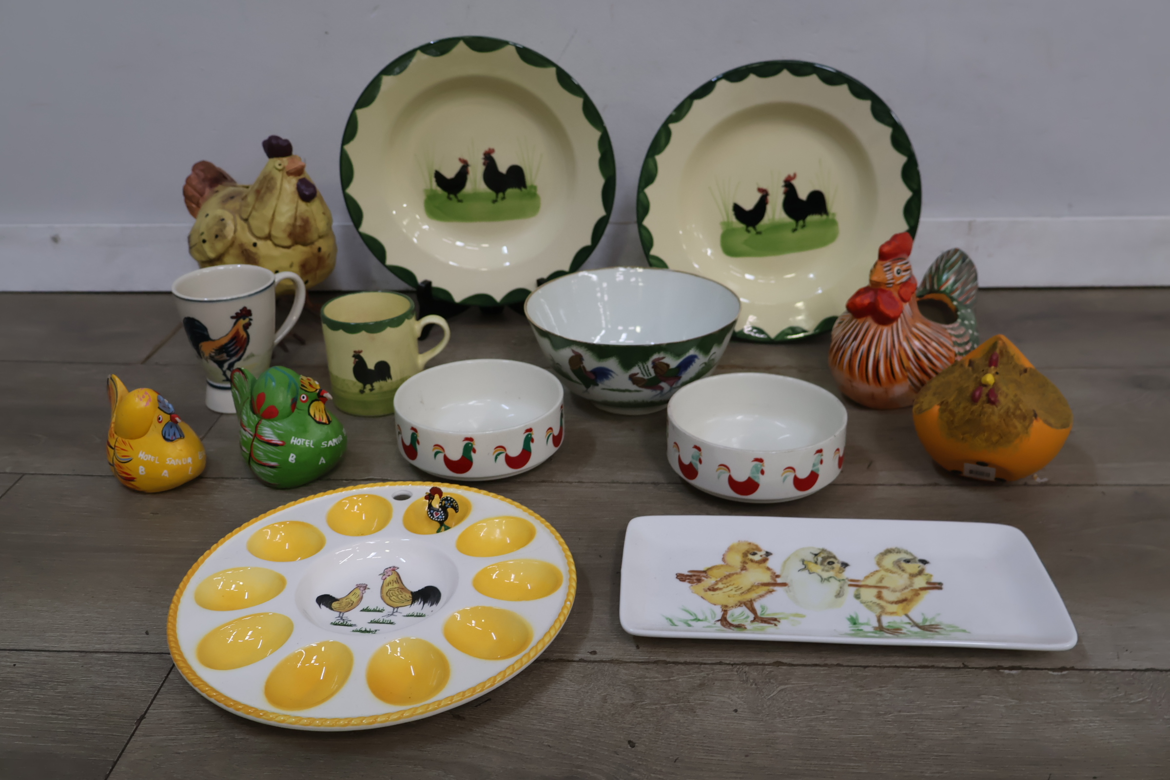 Set servies en decoratieve kippenfiguren – foto 3 – kavel bij GSD Auctions, Zoeterwoude
