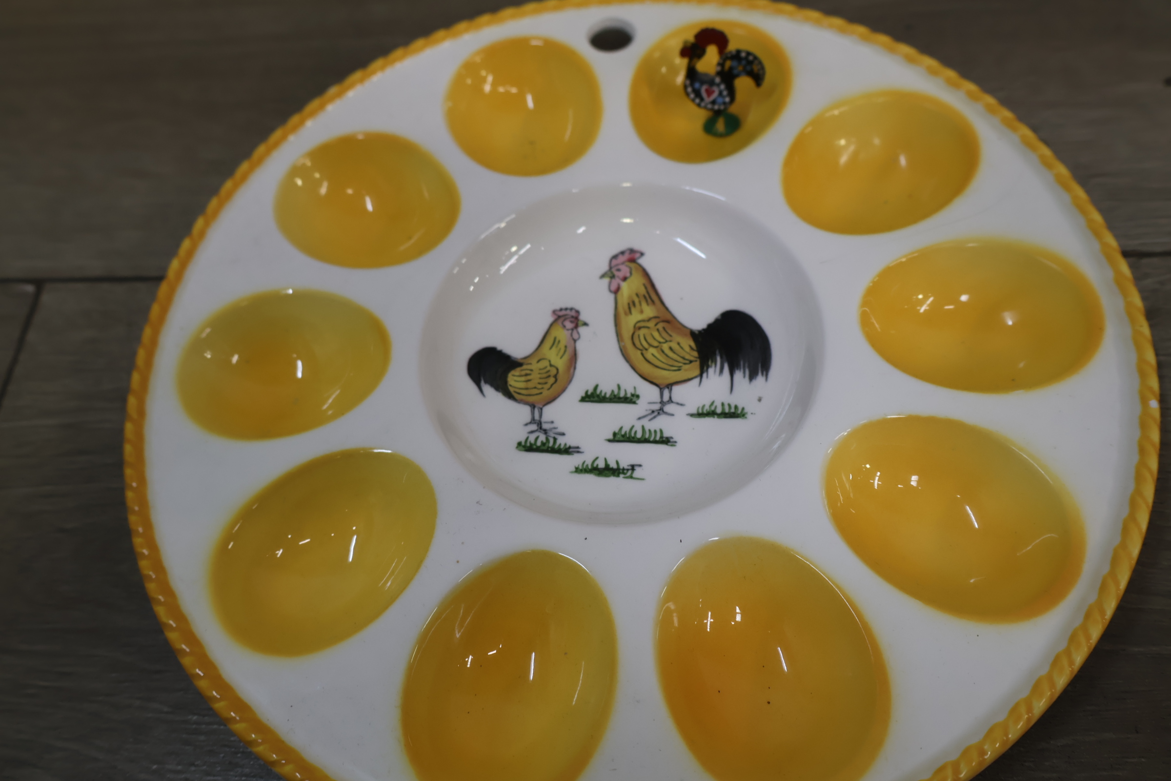 Set servies en decoratieve kippenfiguren – foto 6 – kavel bij GSD Auctions, Zoeterwoude