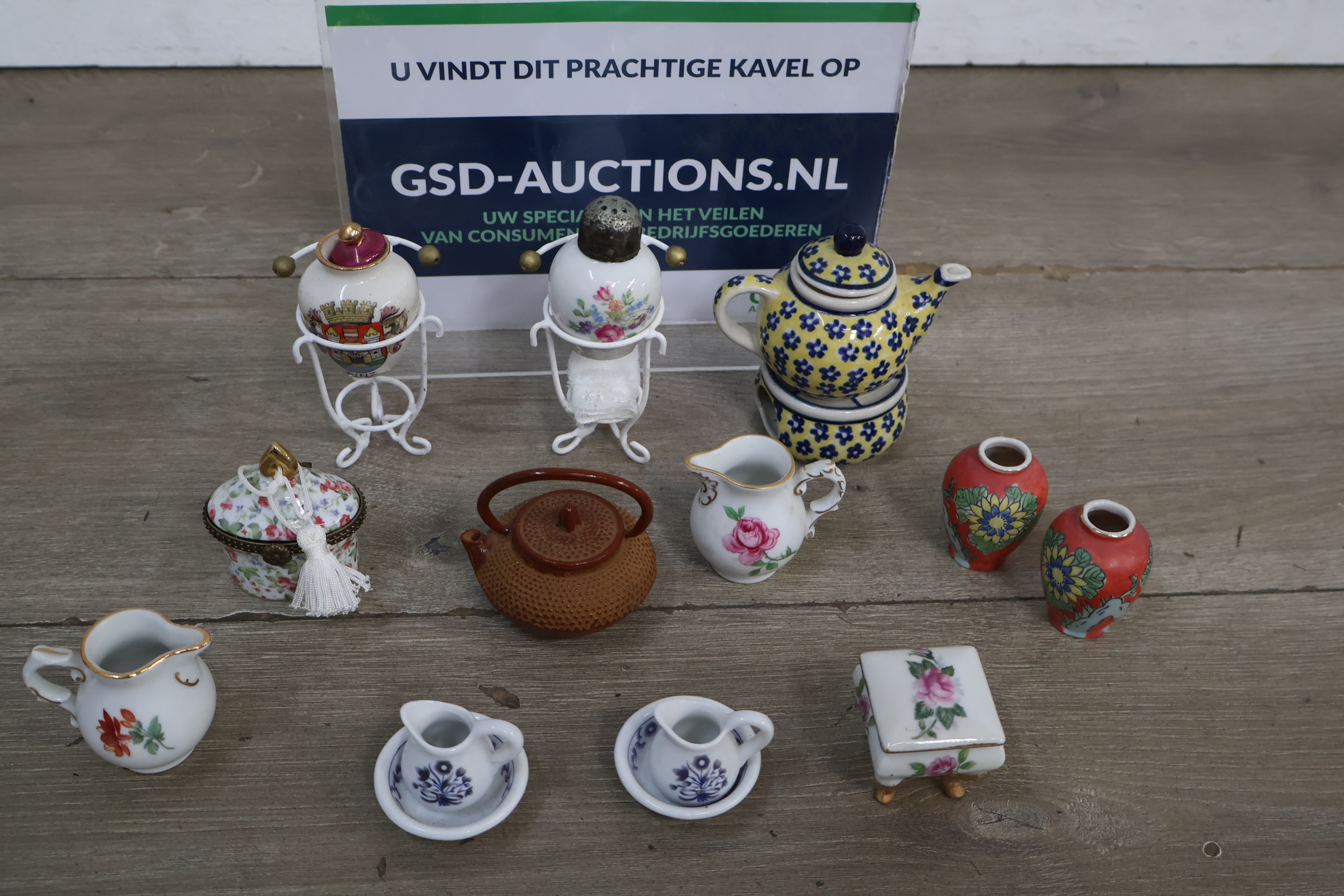 Miniatuur porselein – foto 2 – kavel bij GSD Auctions, Zoeterwoude