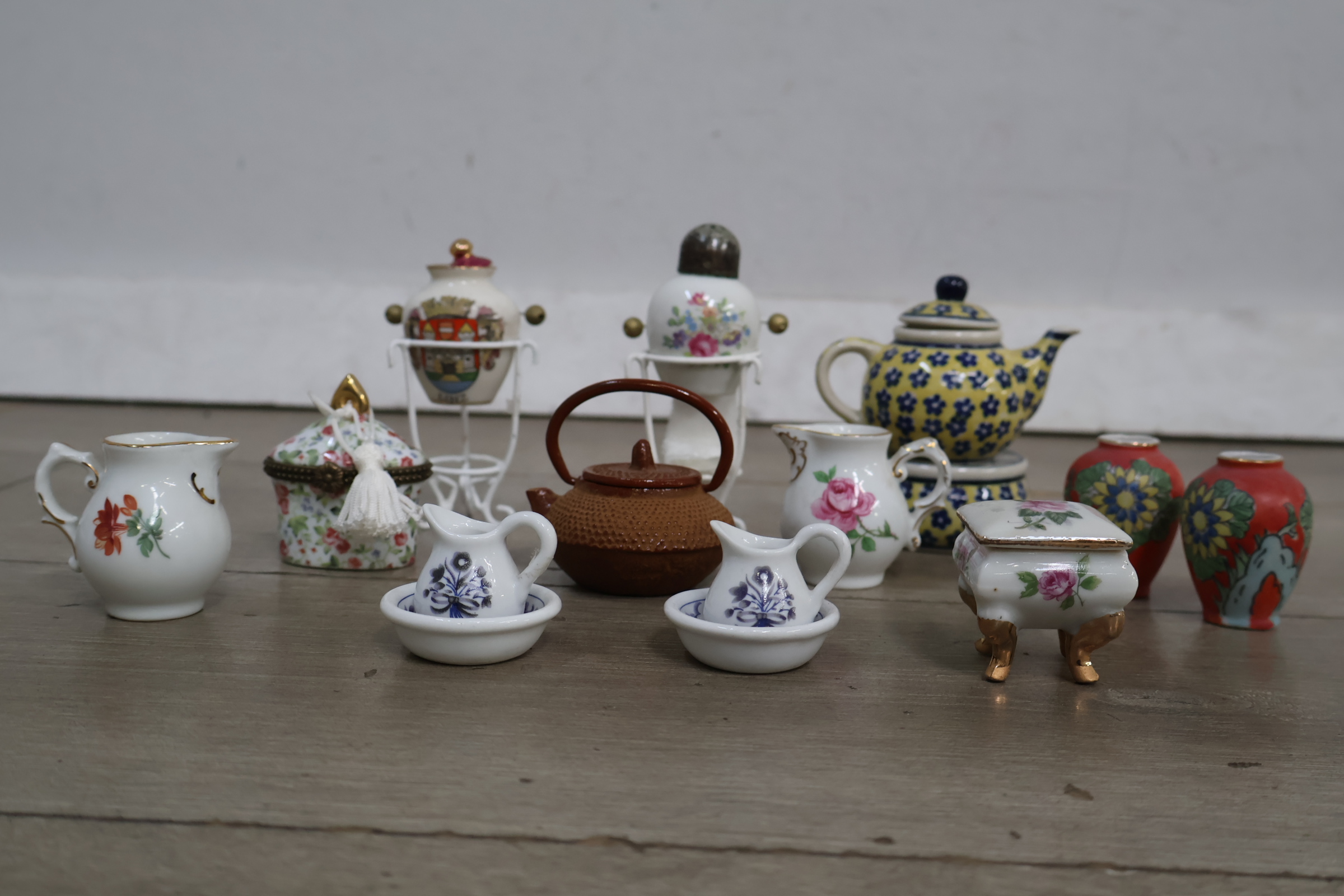 Miniatuur porselein – foto 4 – kavel bij GSD Auctions, Zoeterwoude