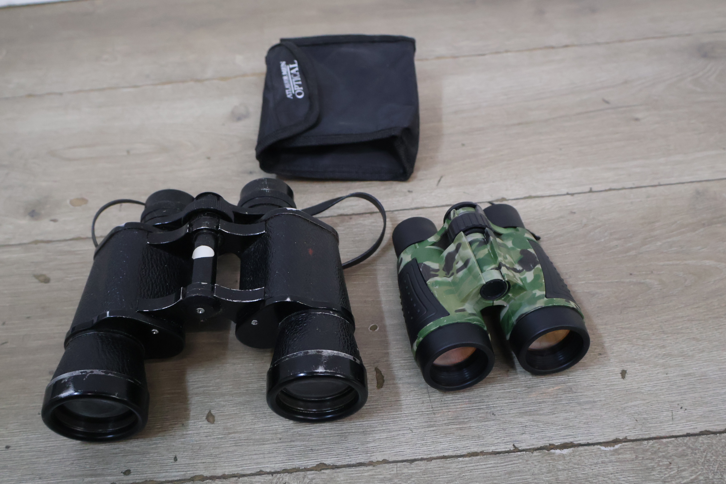 Set verrekijkers met Atlas for Men Optical tas – foto 4 – kavel bij GSD Auctions, Zoeterwoude