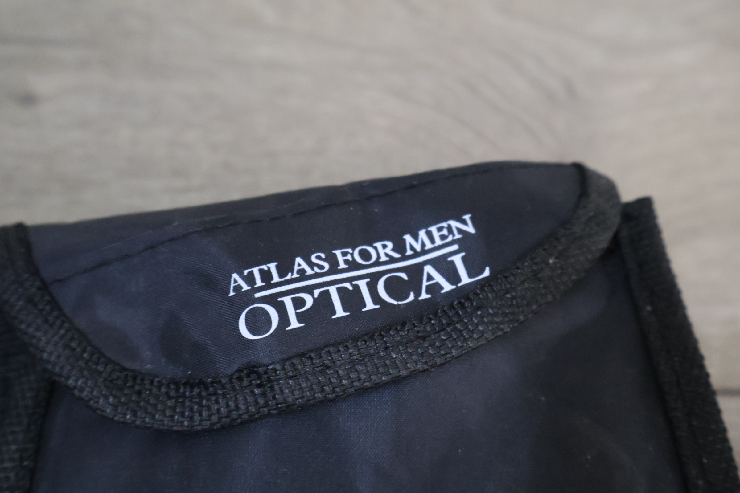 Set verrekijkers met Atlas for Men Optical tas – foto 9 – kavel bij GSD Auctions, Zoeterwoude