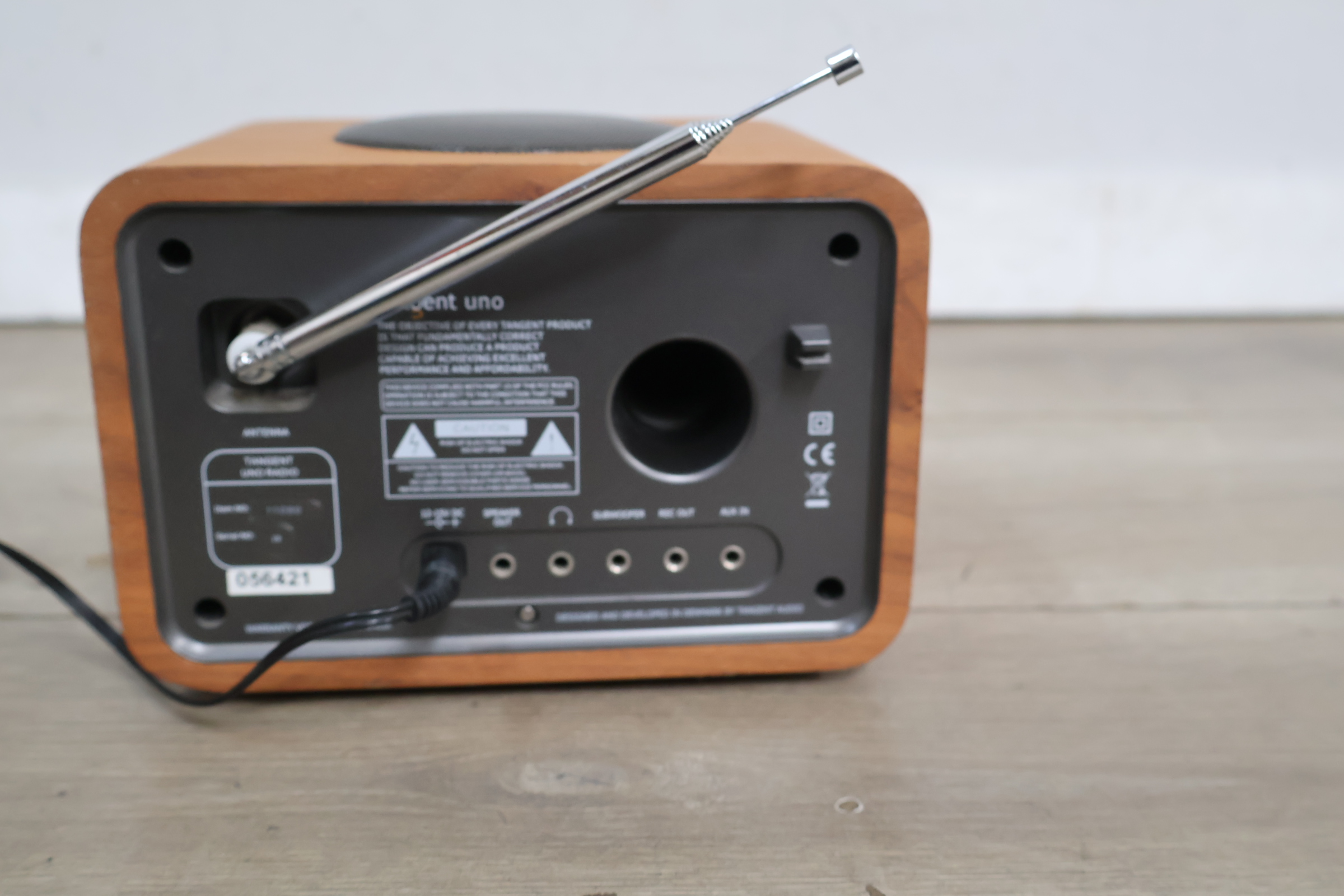 Tangent Uno Radio met houten behuizing – foto 7 – kavel bij GSD Auctions, Zoeterwoude