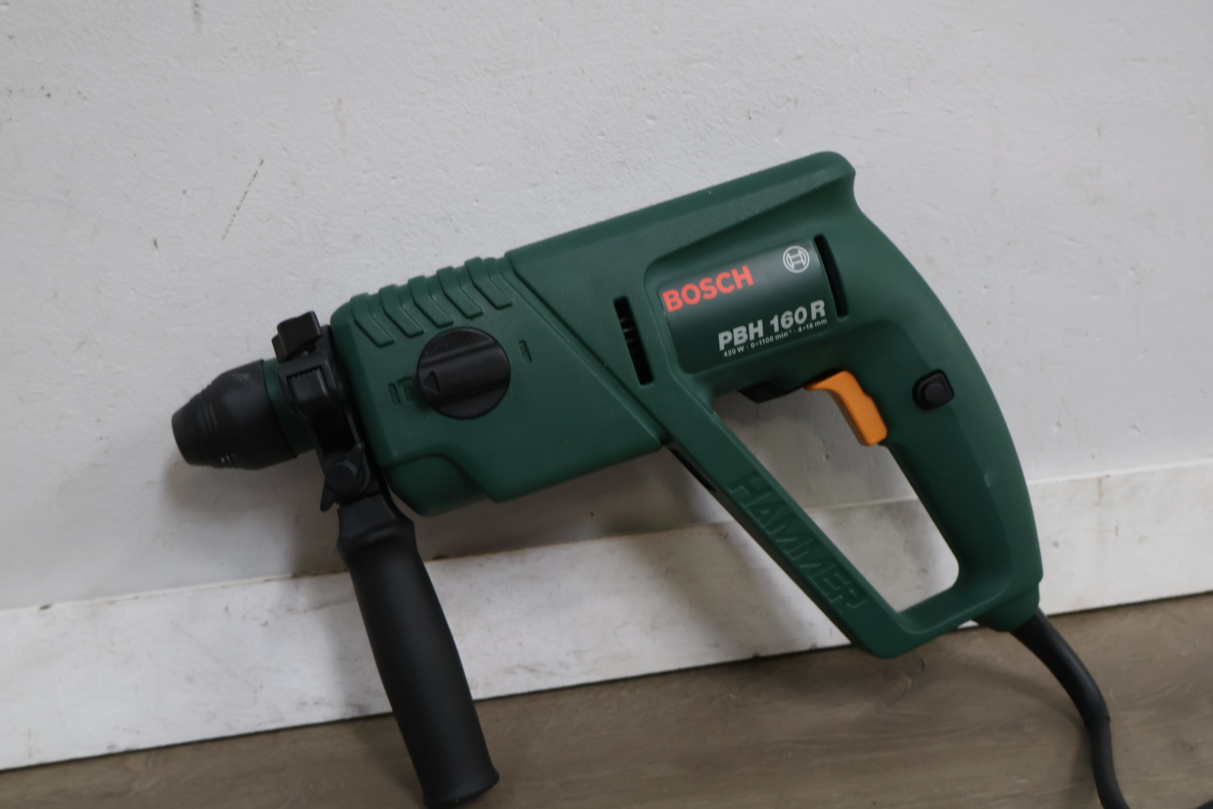 Bosch boorhamer PBH 160 R met accessoires – foto 7 – kavel bij GSD Auctions, Zoeterwoude