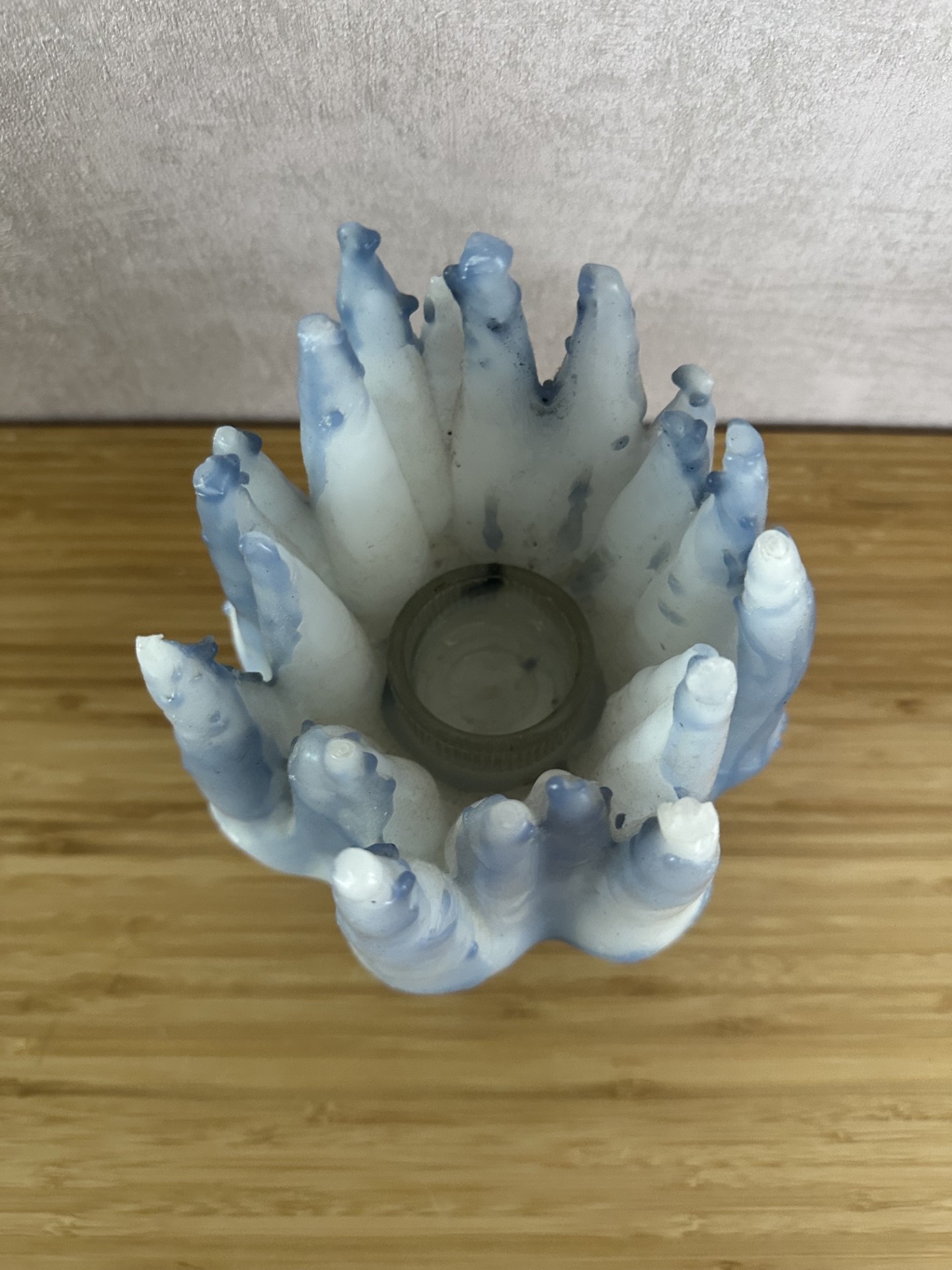 Kaars / kaarsenkandelaar van wax (handgemaakt) – foto 2 – kavel bij GSD Auctions, Zoeterwoude