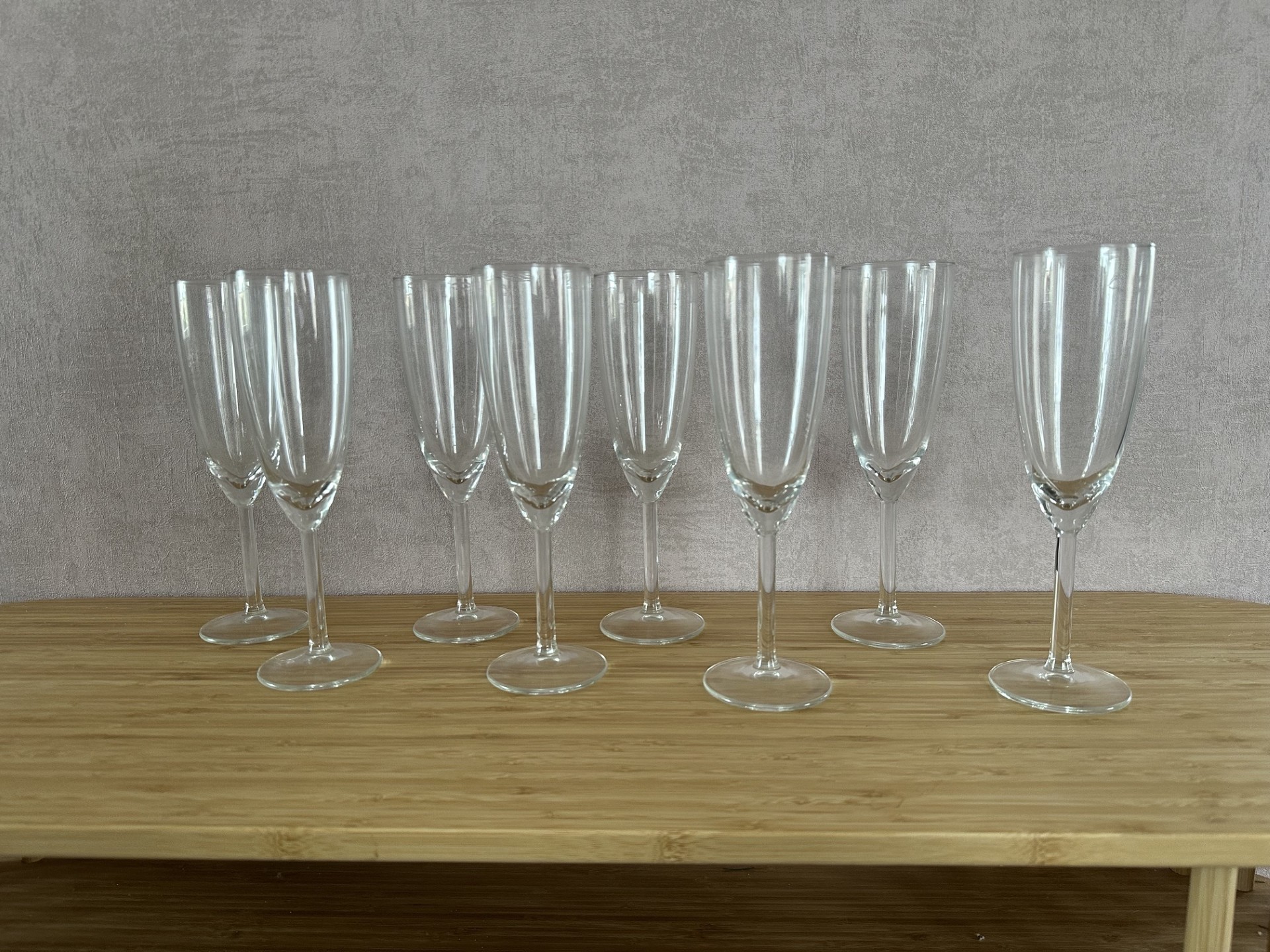 8 champagne glazen – foto 3 – kavel bij GSD Auctions, Zoeterwoude