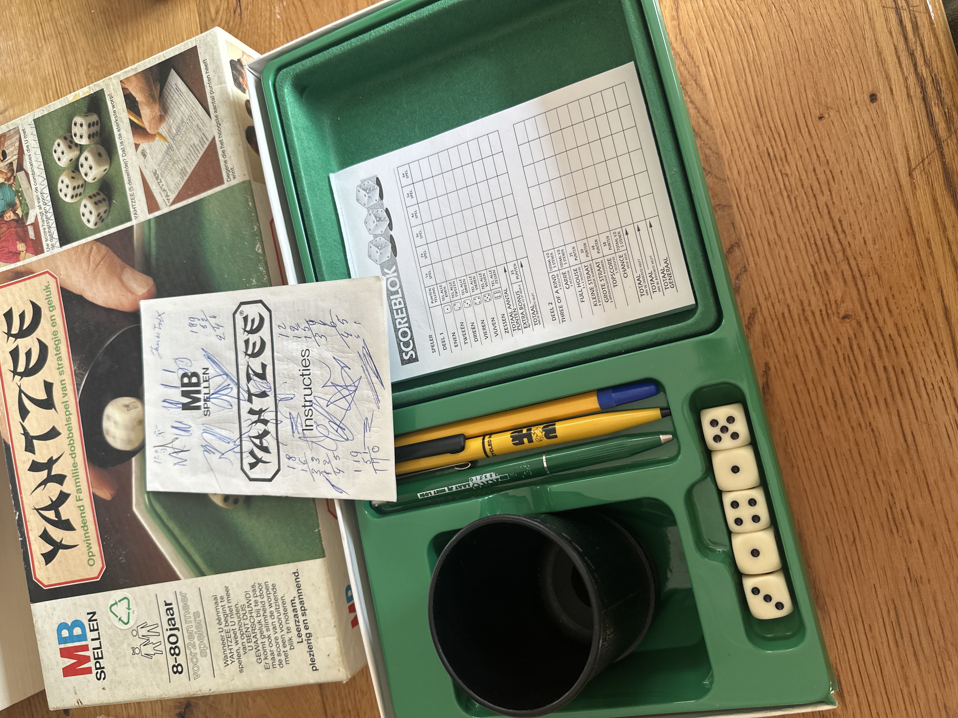 Spel yahtzee gebruikt – foto 2 – kavel bij GSD Auctions, Zoeterwoude