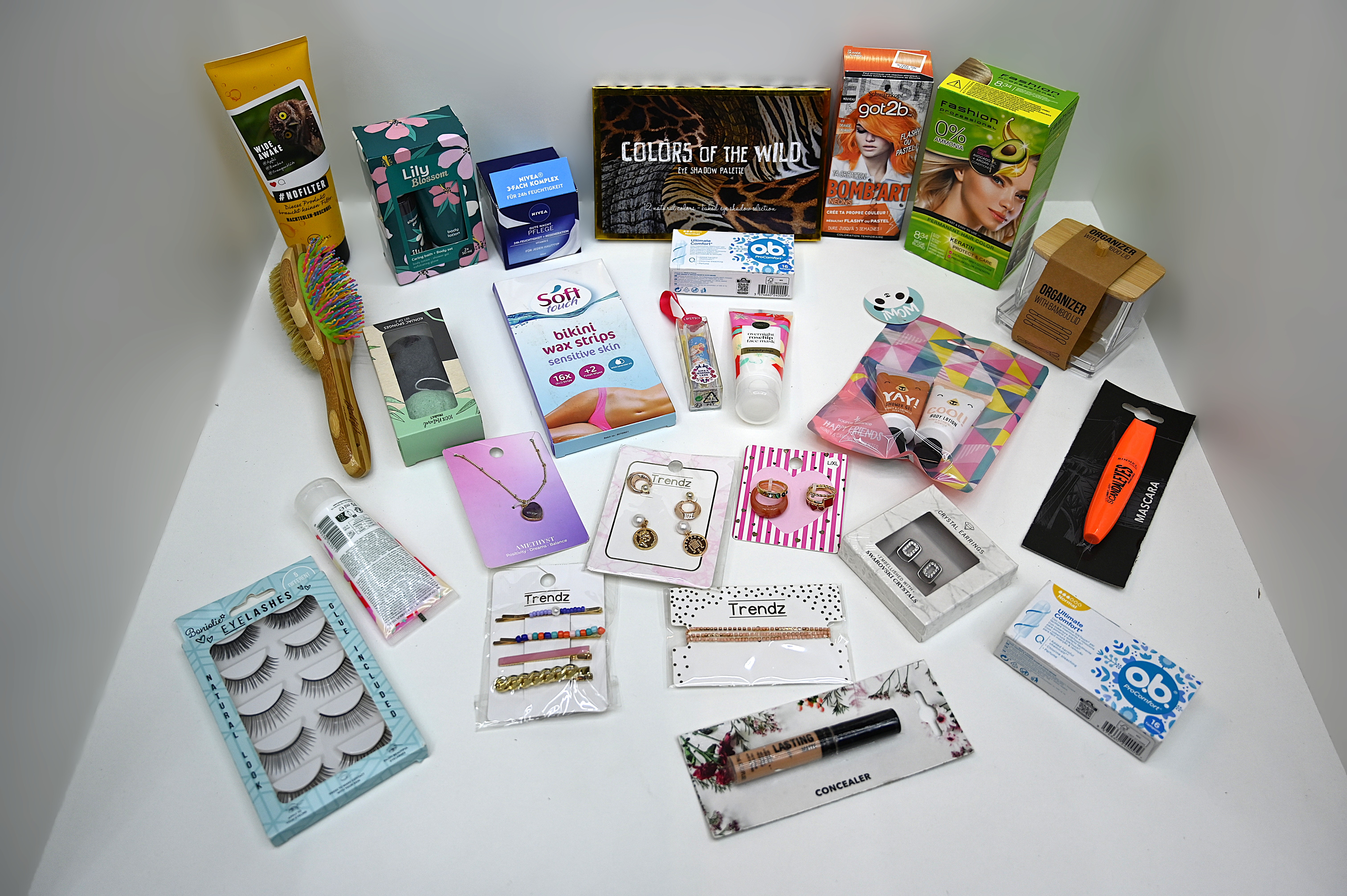 Mystery Vrouw & Verzorging Box XL met 50 items – foto 2 – kavel bij GSD Auctions, Zoeterwoude
