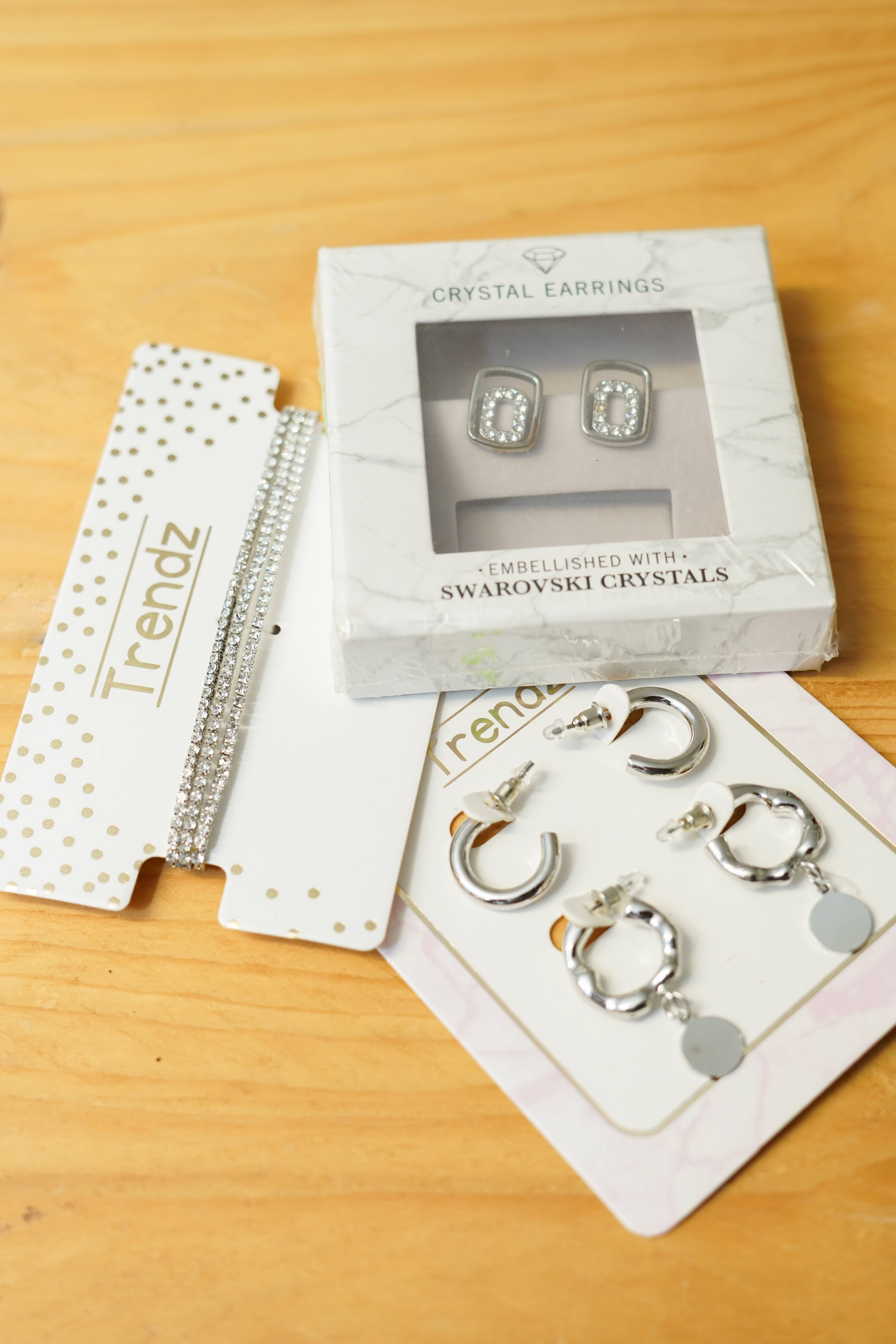 Mystery Sieraden & Make-up Box XL met 50 items – kavel bij GSD Auctions, Zoeterwoude