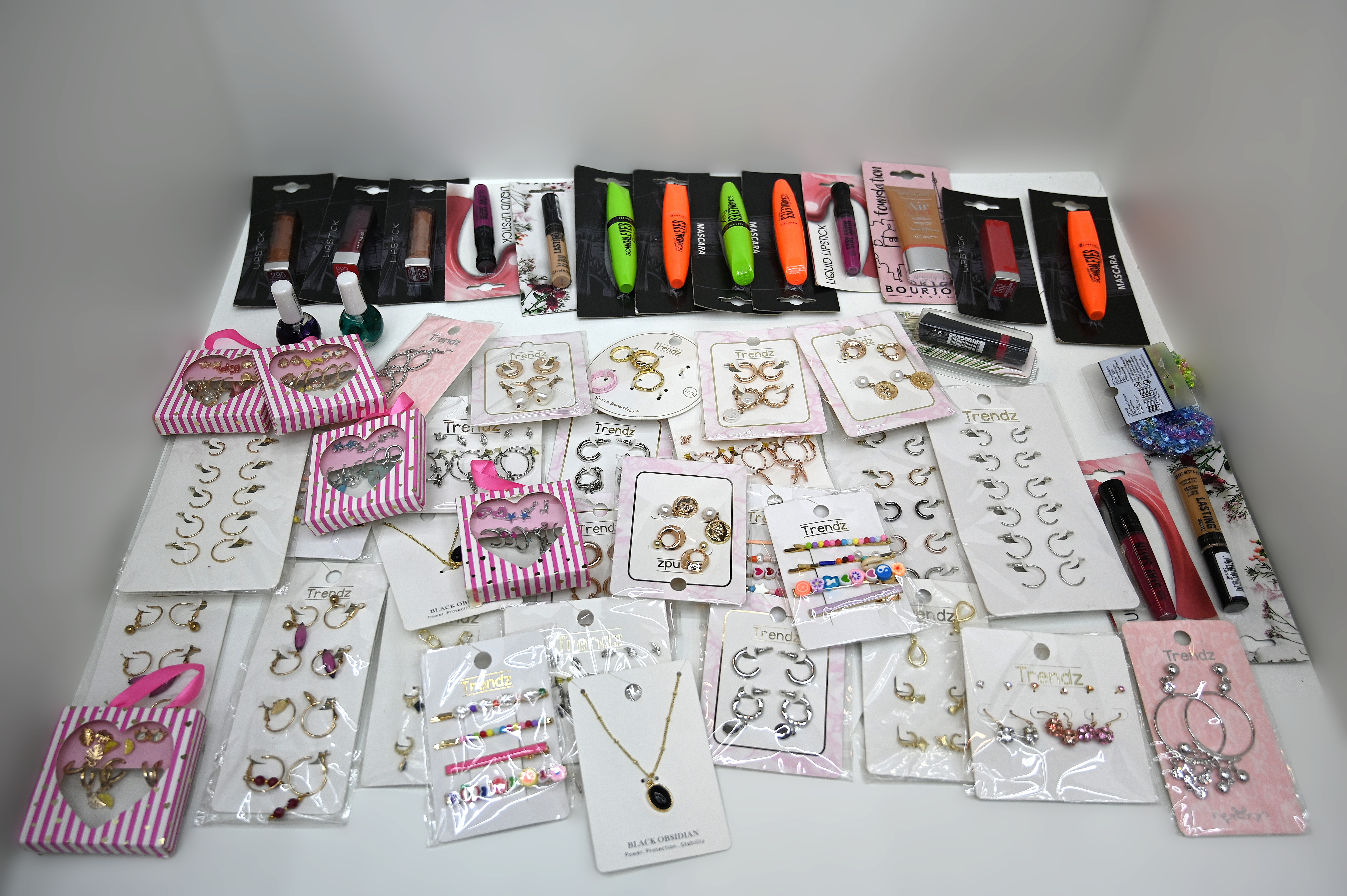 Mystery Sieraden & Make-up Box XL met 50 items – foto 8 – kavel bij GSD Auctions, Zoeterwoude