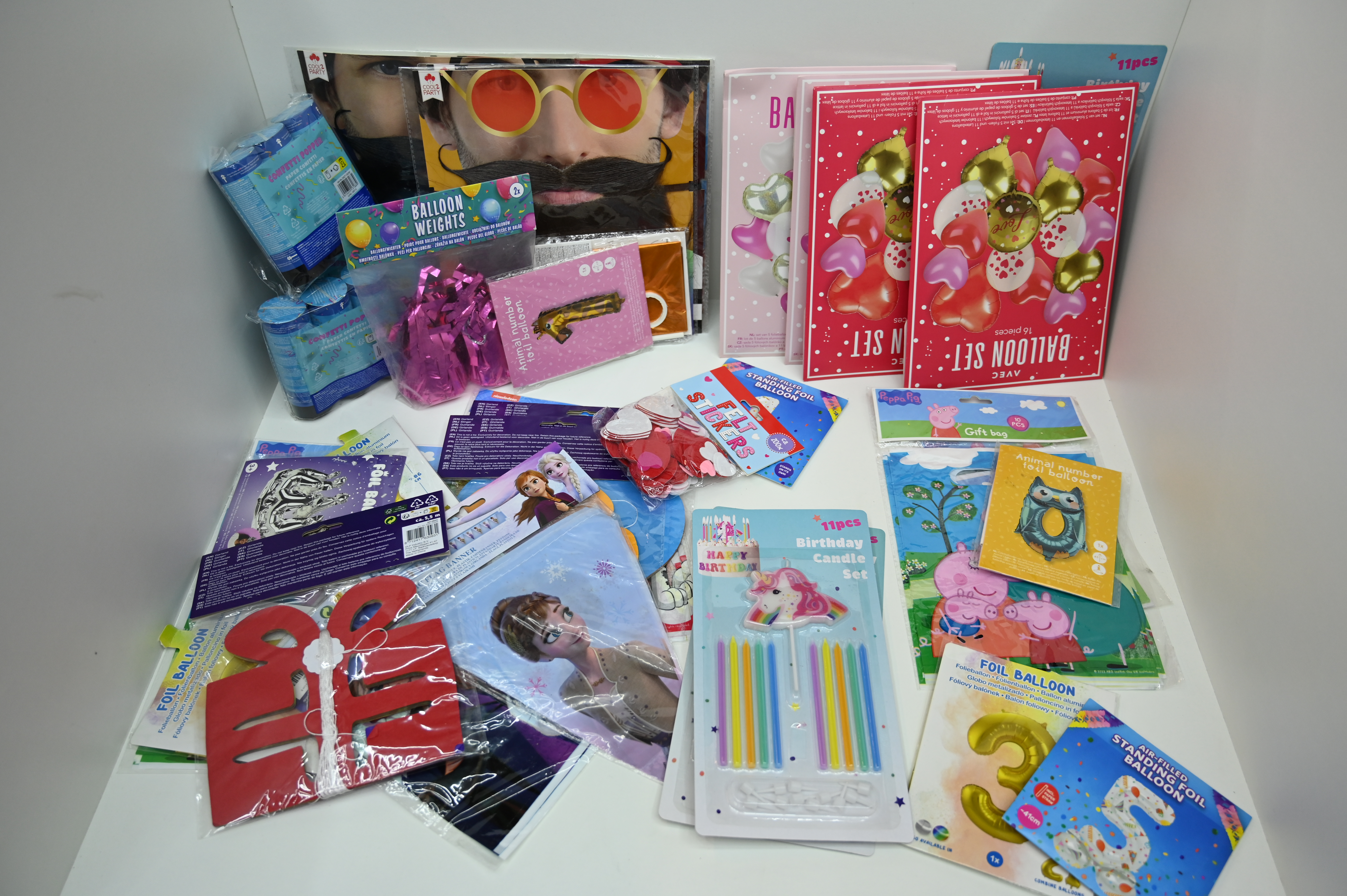 Mystery Versiering & Feest Box XL met 200 items – foto 2 – kavel bij GSD Auctions, Zoeterwoude