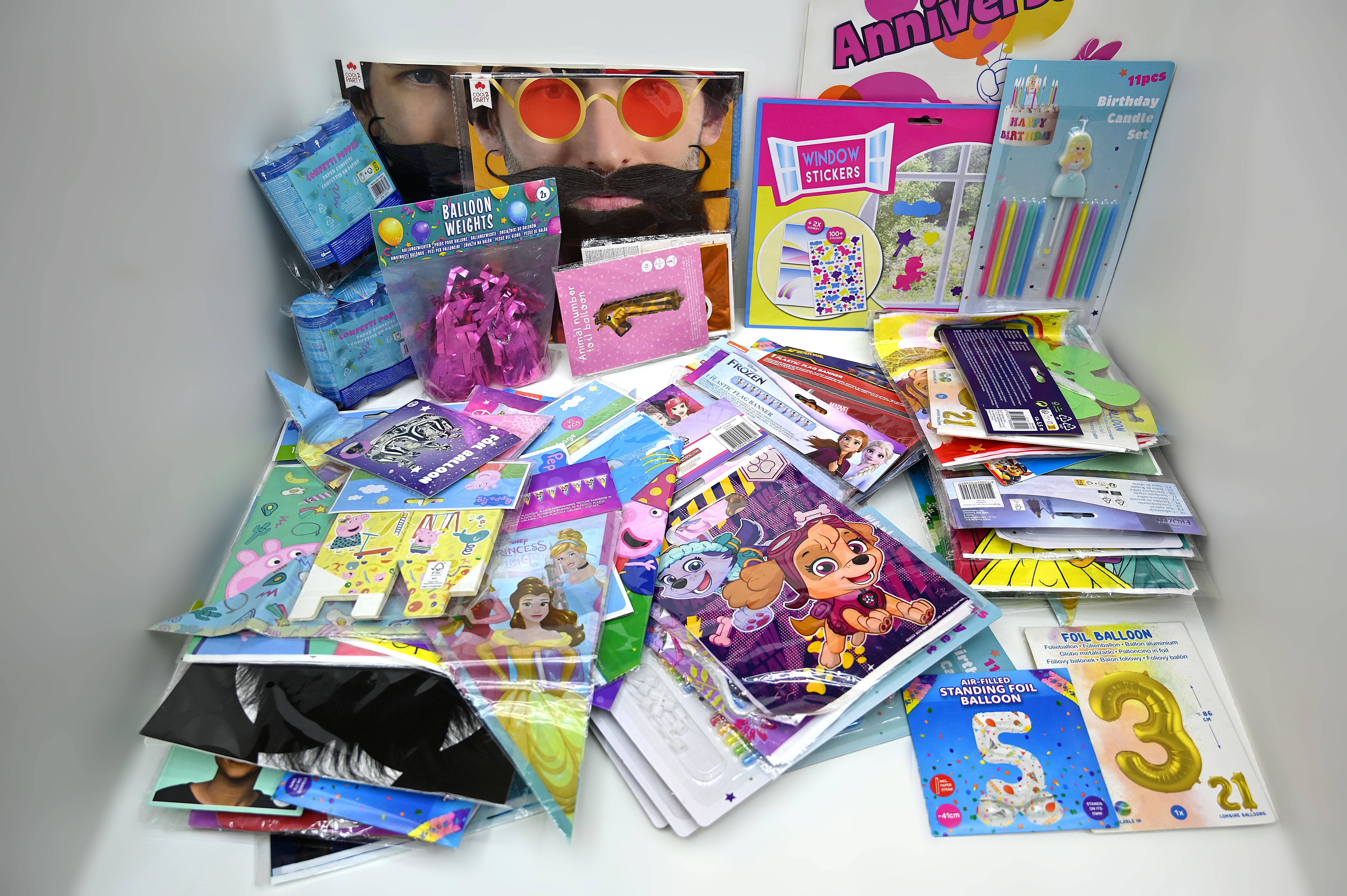 Mystery Versiering & Feest Box XL met 200 items – foto 3 – kavel bij GSD Auctions, Zoeterwoude