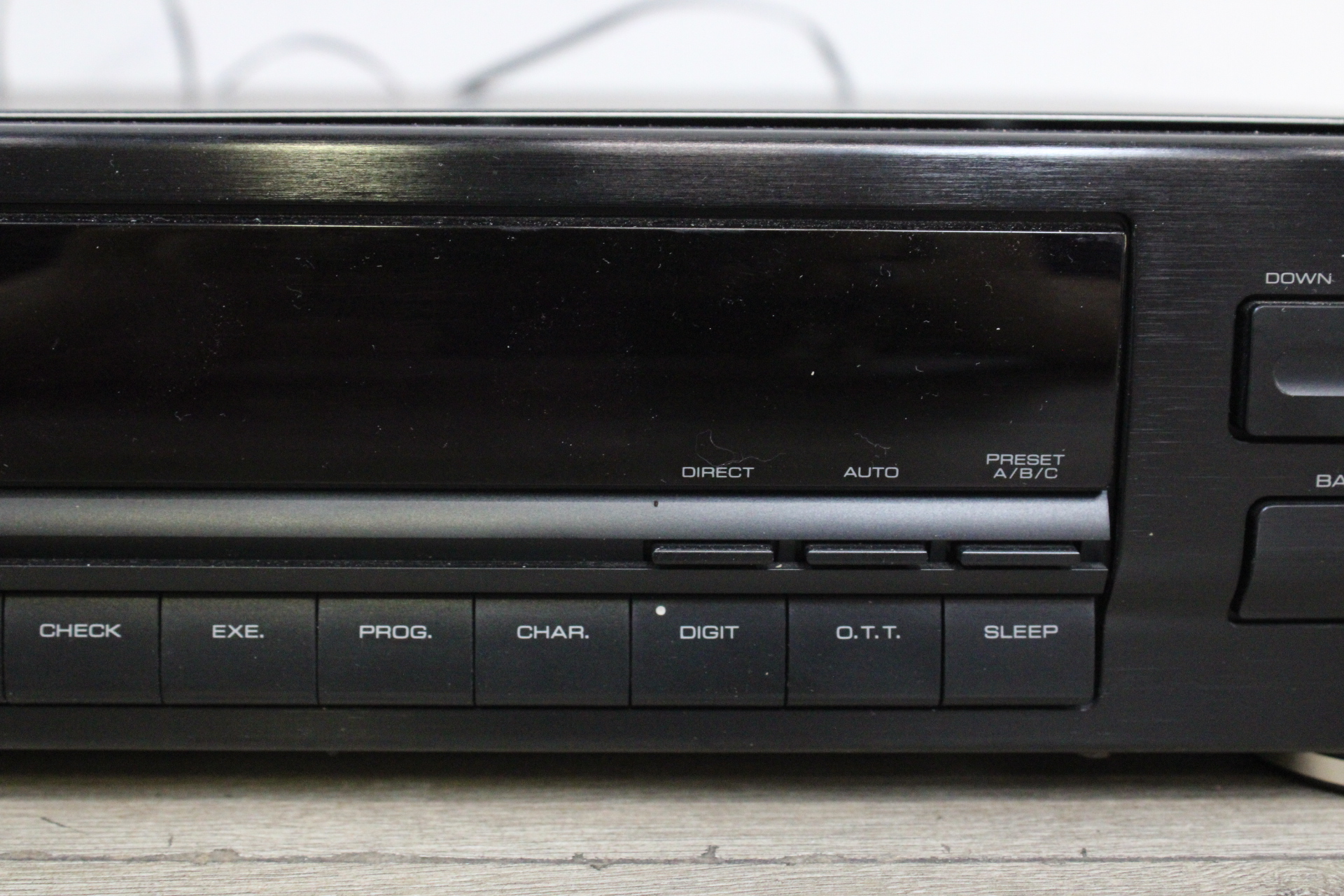 Kenwood T-74L FM/MW/LW Stereo Synthesizer Tuner'' – foto 5 – kavel bij GSD Auctions, Zoeterwoude