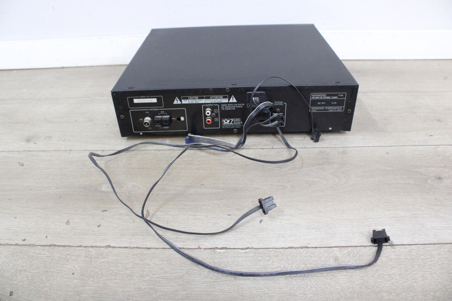 Kenwood T-74L FM/MW/LW Stereo Synthesizer Tuner'' – foto 7 – kavel bij GSD Auctions, Zoeterwoude