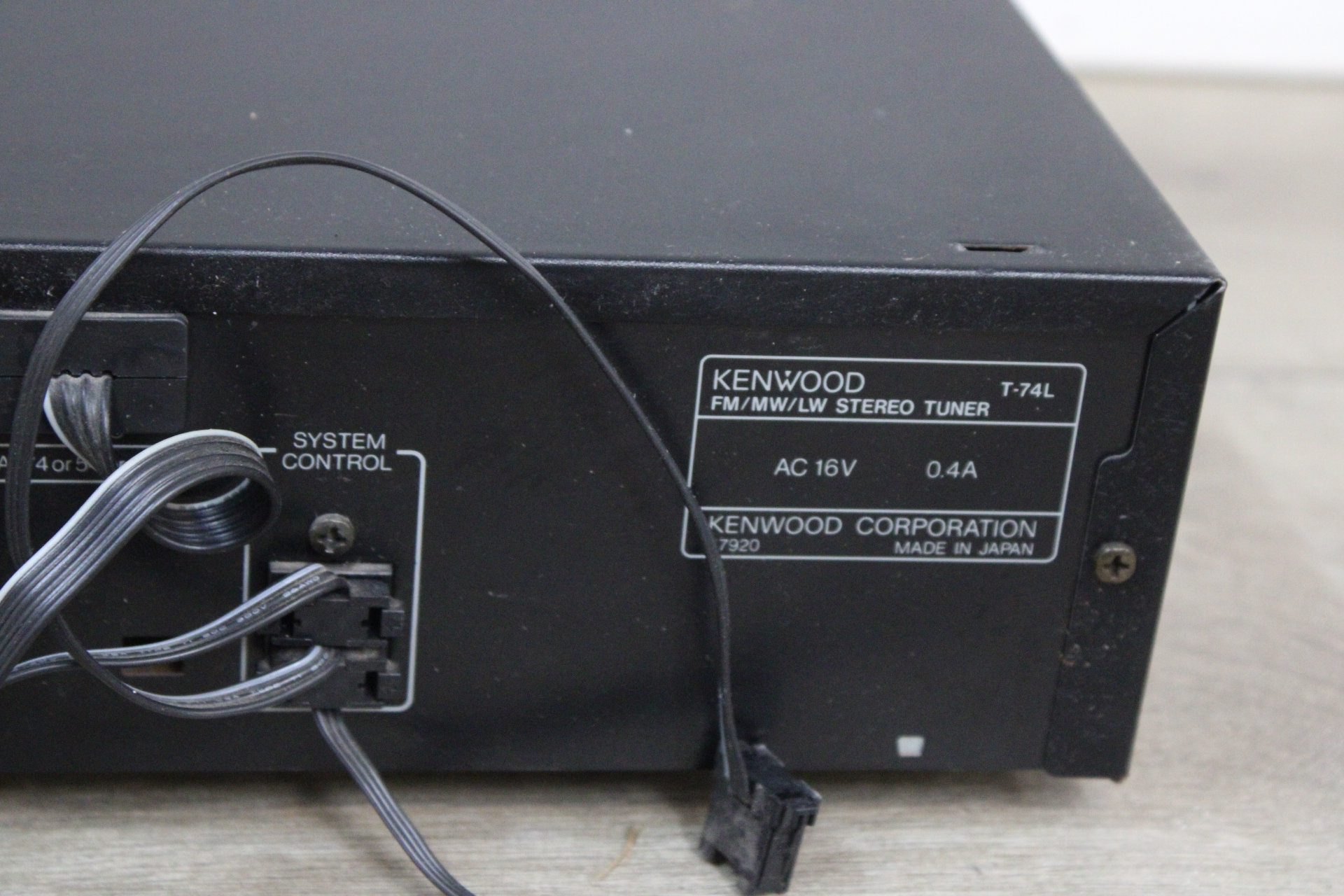 Kenwood T-74L FM/MW/LW Stereo Synthesizer Tuner'' – foto 10 – kavel bij GSD Auctions, Zoeterwoude