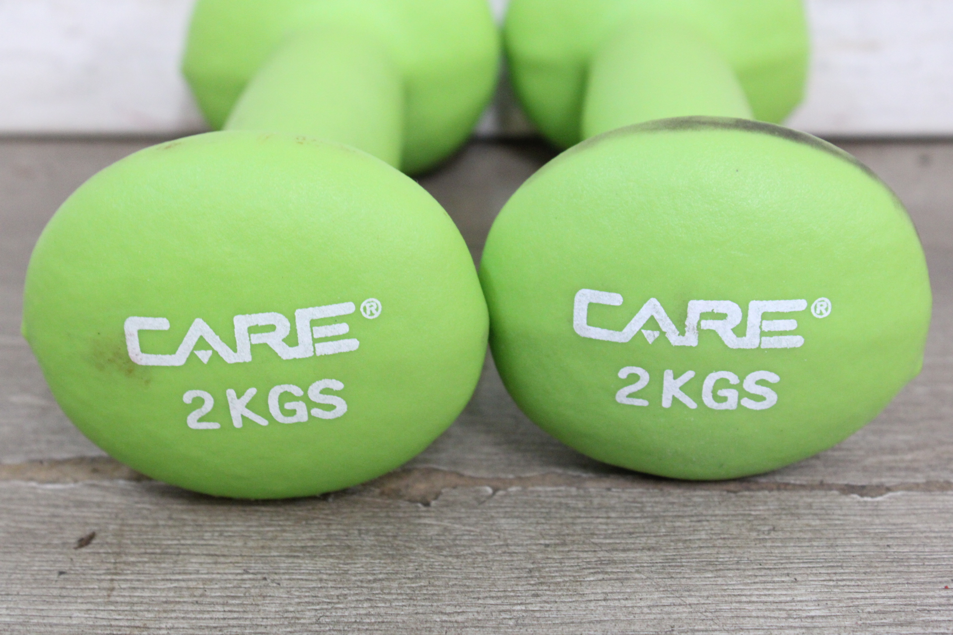 Set groene CARE 2 KGS dumbbells'' – foto 3 – kavel bij GSD Auctions, Zoeterwoude