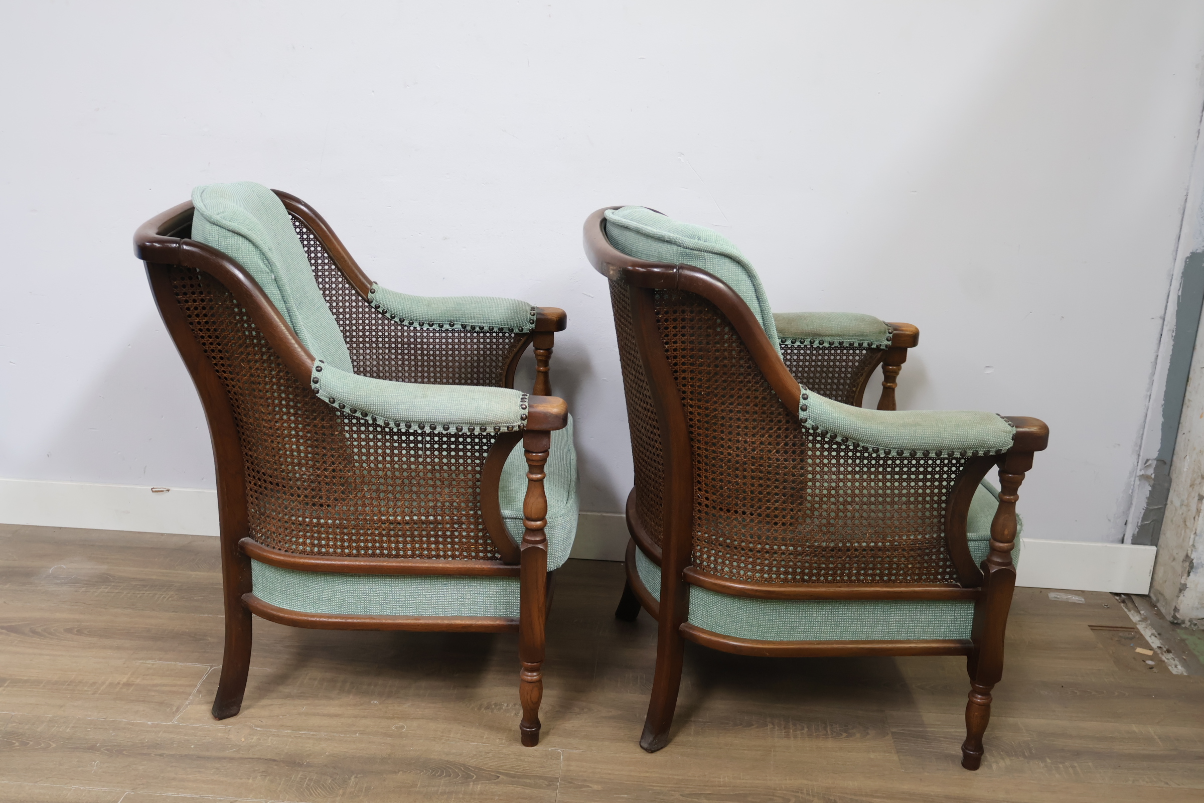 Set van 2 vintage houten/rotan fauteuils'' – foto 3 – kavel bij GSD Auctions, Zoeterwoude