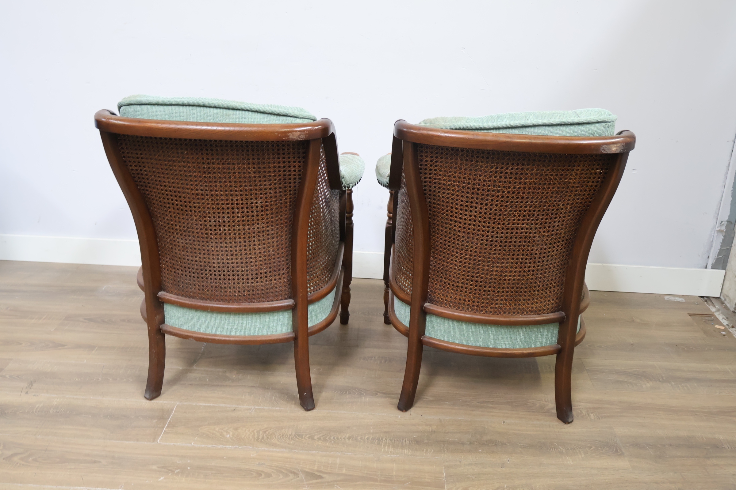 Set van 2 vintage houten/rotan fauteuils'' – foto 6 – kavel bij GSD Auctions, Zoeterwoude