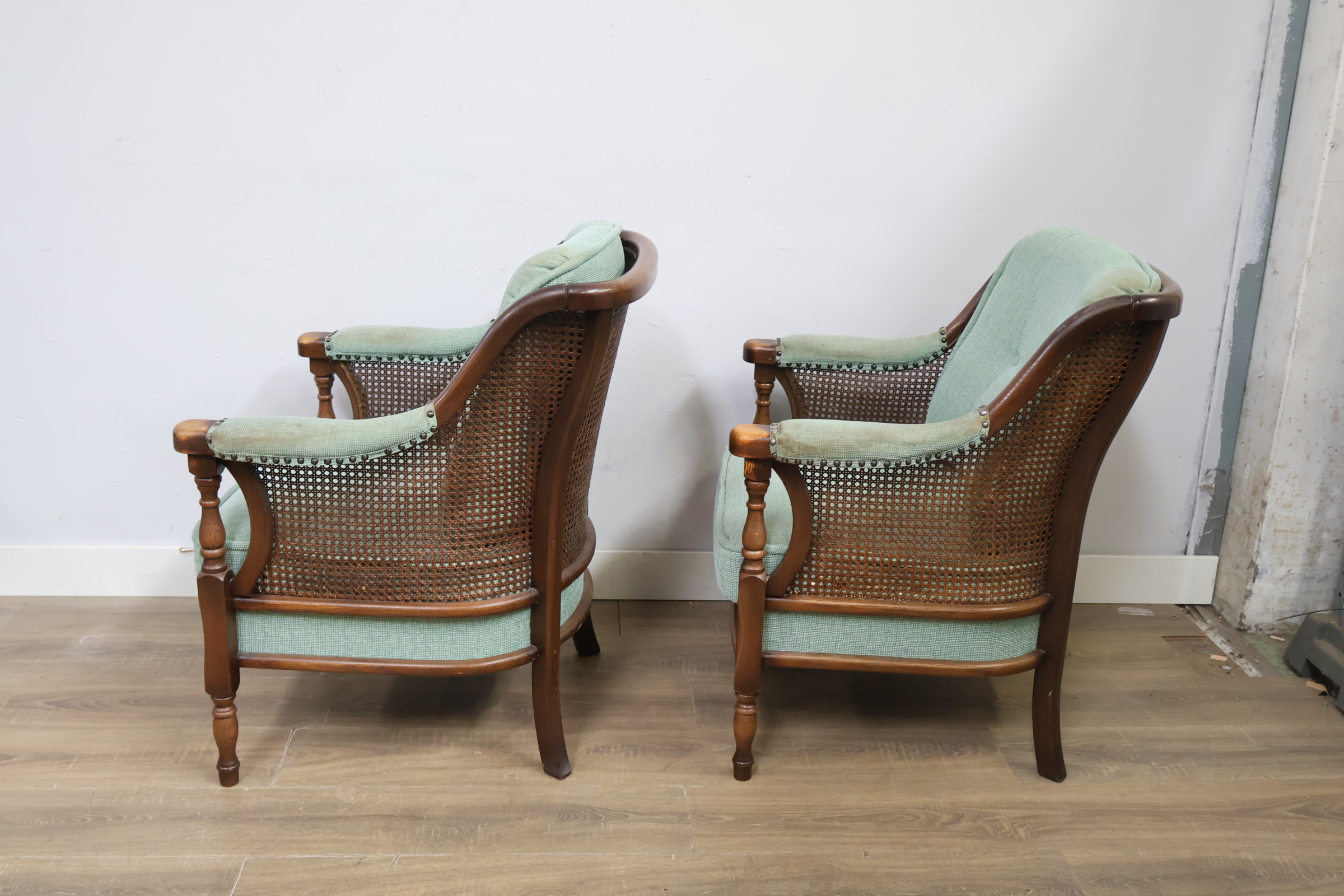Set van 2 vintage houten/rotan fauteuils'' – foto 7 – kavel bij GSD Auctions, Zoeterwoude