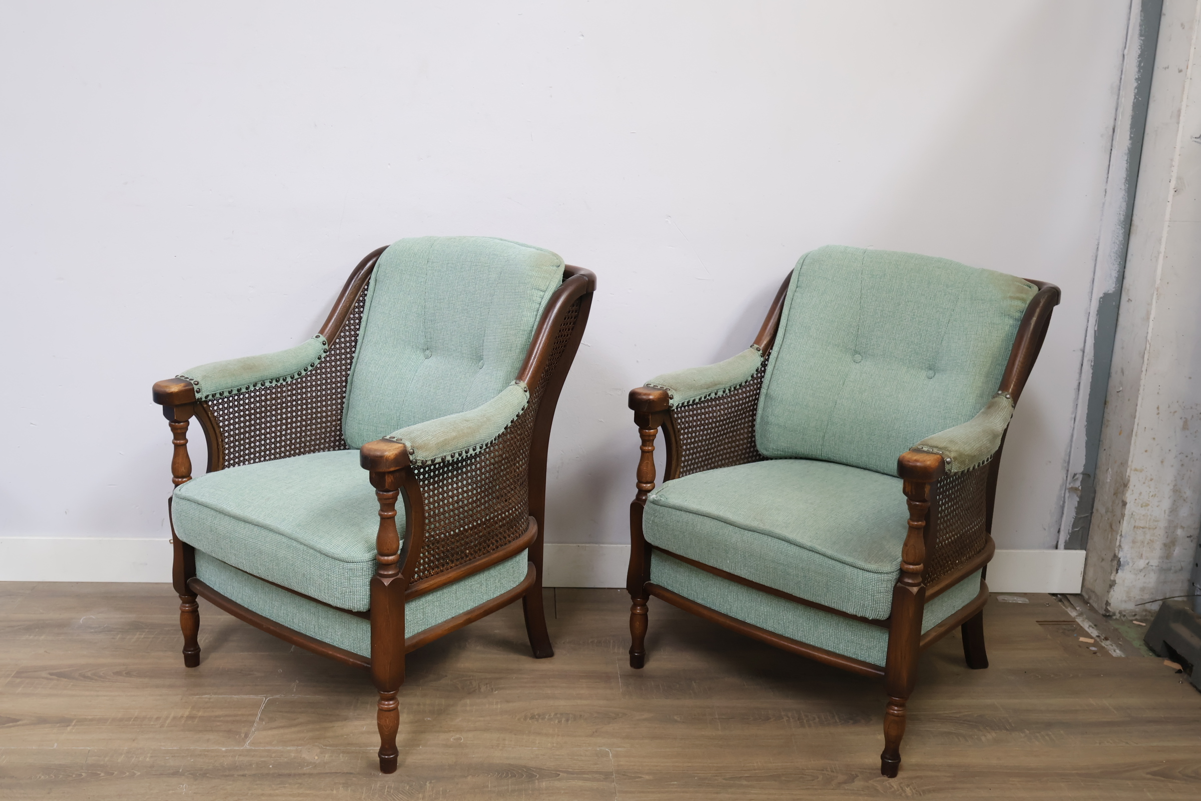 Set van 2 vintage houten/rotan fauteuils'' – foto 9 – kavel bij GSD Auctions, Zoeterwoude