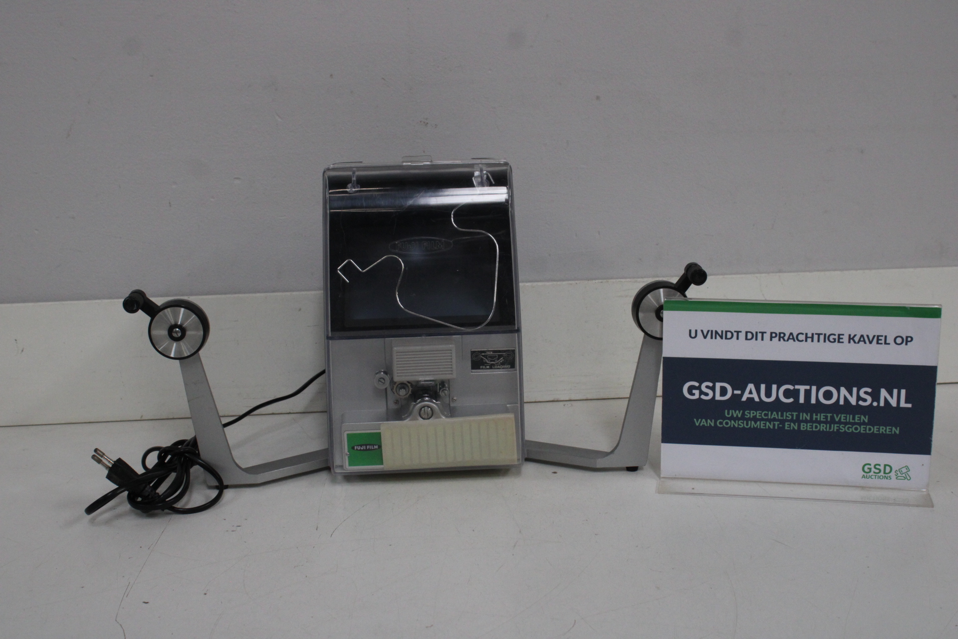 Fuji Film filmopspoelapparaat'' – foto 2 – kavel bij GSD Auctions, Zoeterwoude