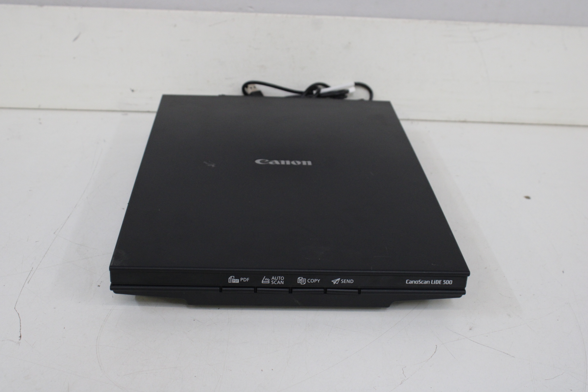 Canon CanoScan LiDE 300 Scanner'' – foto 3 – kavel bij GSD Auctions, Zoeterwoude