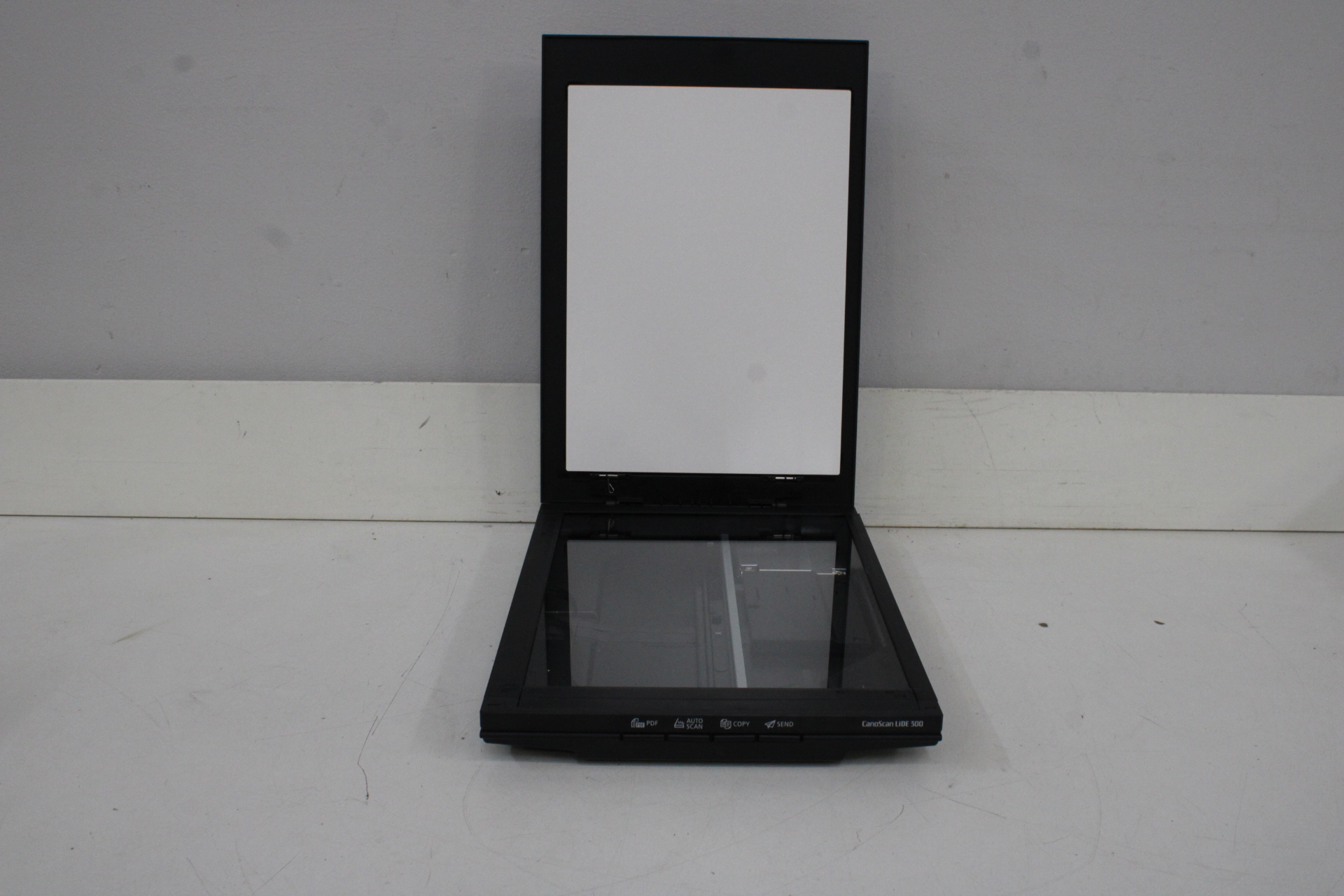 Canon CanoScan LiDE 300 Scanner'' – foto 8 – kavel bij GSD Auctions, Zoeterwoude
