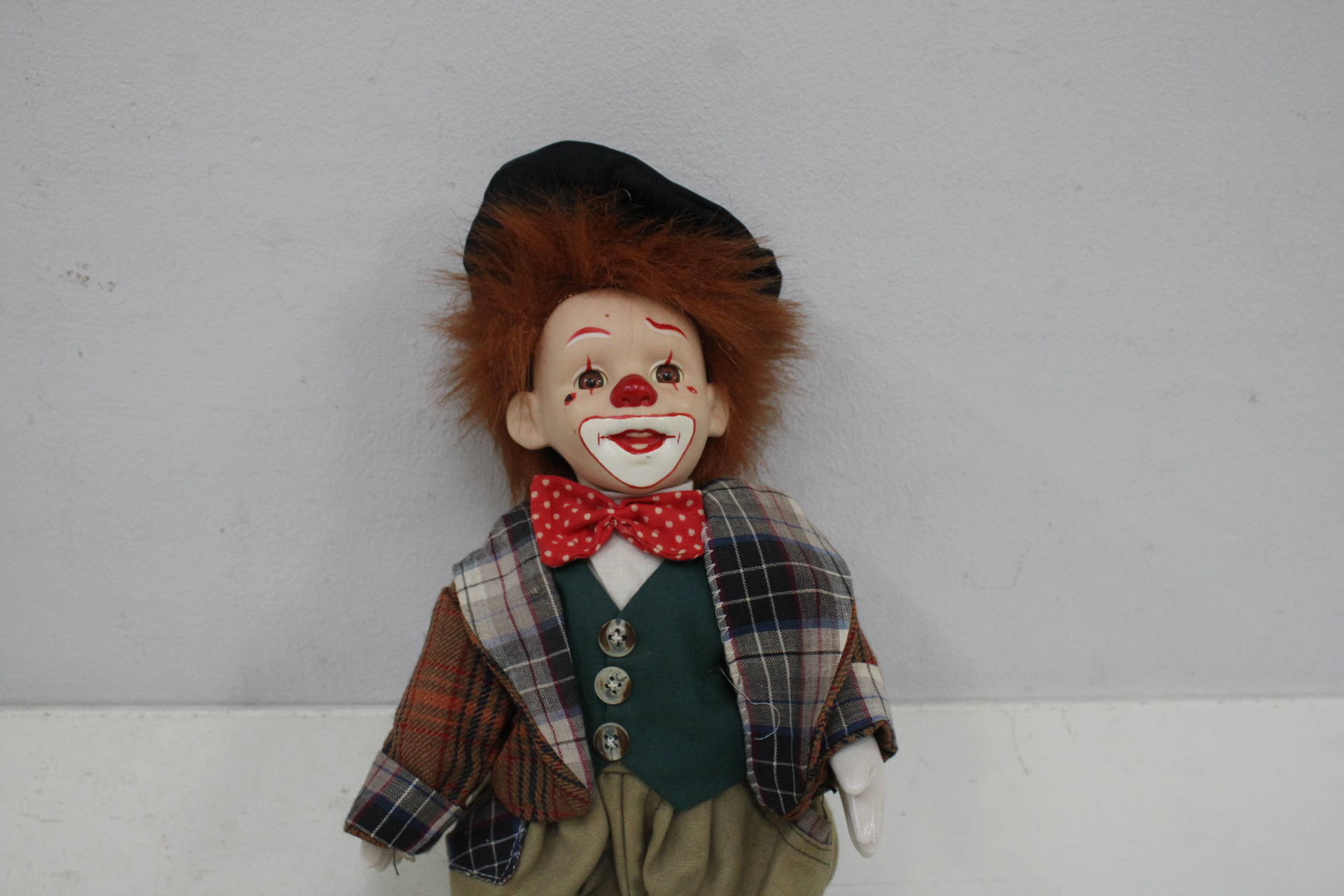 Set van vier porsleinen poppen'' – foto 7 – kavel bij GSD Auctions, Zoeterwoude