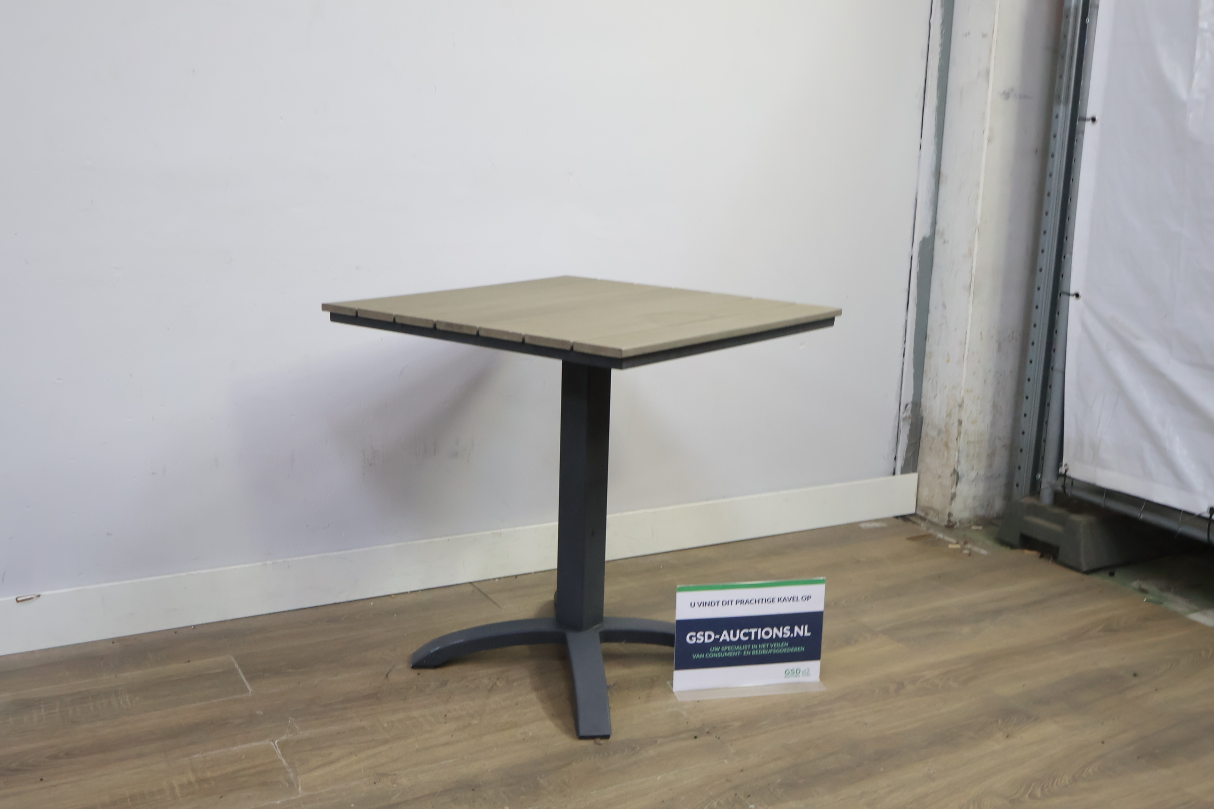 Vierkante Tuintafel'' – foto 2 – kavel bij GSD Auctions, Zoeterwoude