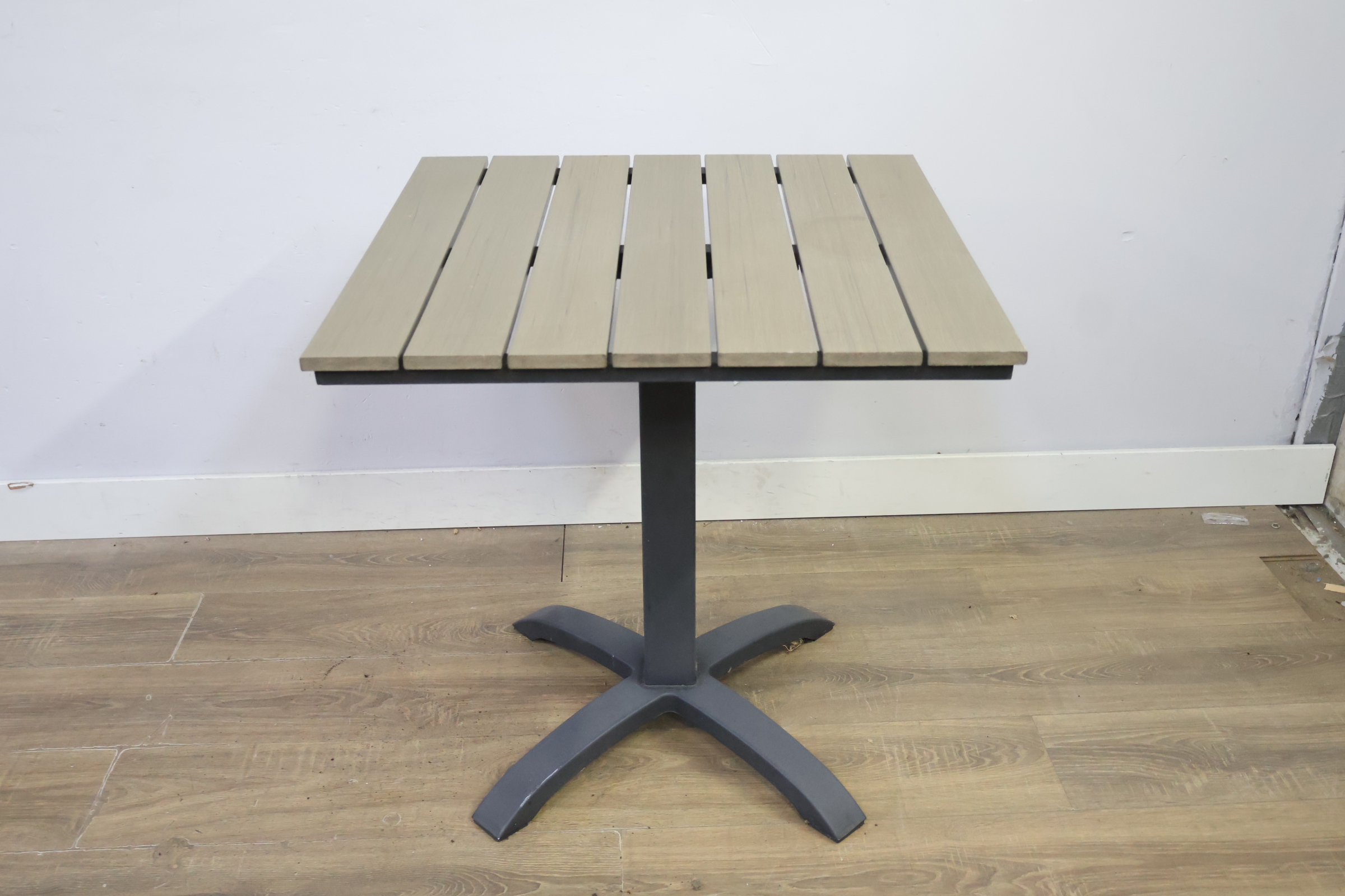 Vierkante Tuintafel'' – foto 4 – kavel bij GSD Auctions, Zoeterwoude