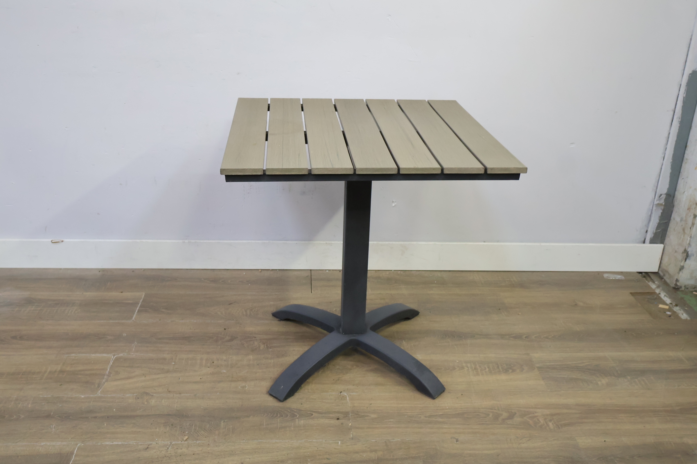 Vierkante Tuintafel'' – foto 9 – kavel bij GSD Auctions, Zoeterwoude