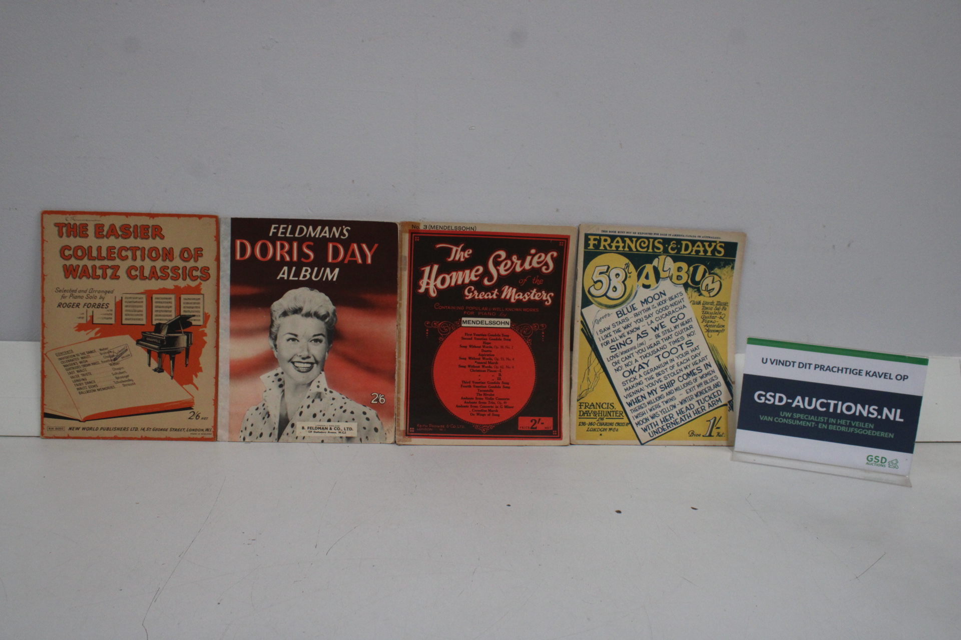 Vier vintage muziekboeken met piano bladmuziek'' – foto 2 – kavel bij GSD Auctions, Zoeterwoude