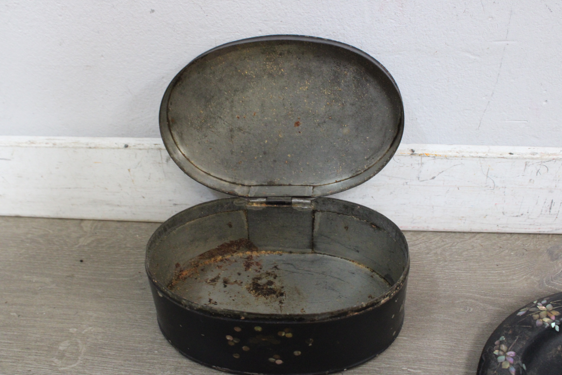 Antieke Oosters Doosje & Schaal'' – foto 4 – kavel bij GSD Auctions, Zoeterwoude
