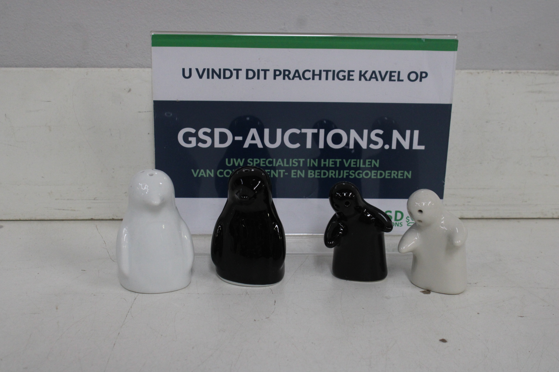 Set keramische peper- en zoutvaatjes figuren'' – foto 2 – kavel bij GSD Auctions, Zoeterwoude
