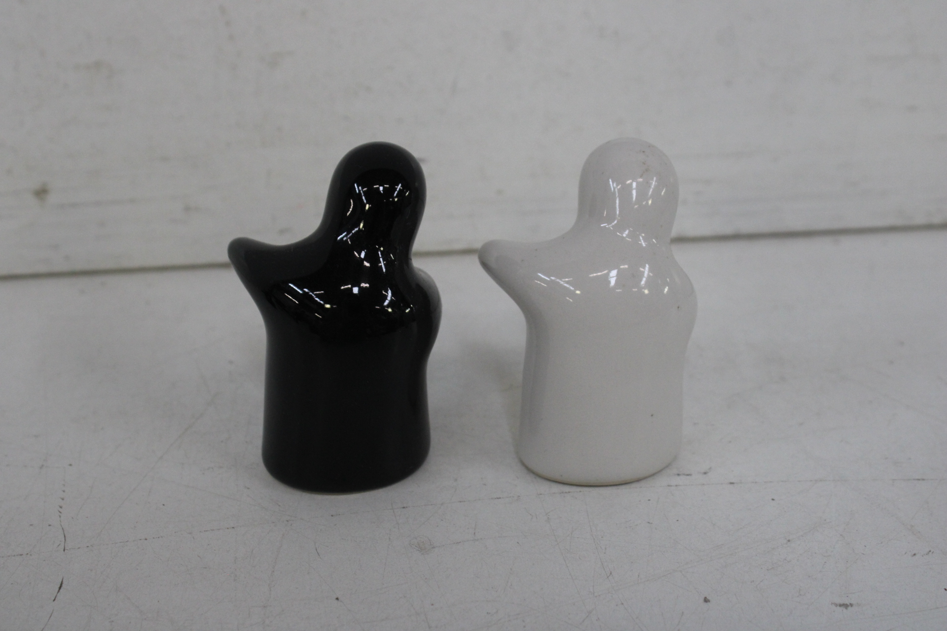 Set keramische peper- en zoutvaatjes figuren'' – foto 6 – kavel bij GSD Auctions, Zoeterwoude