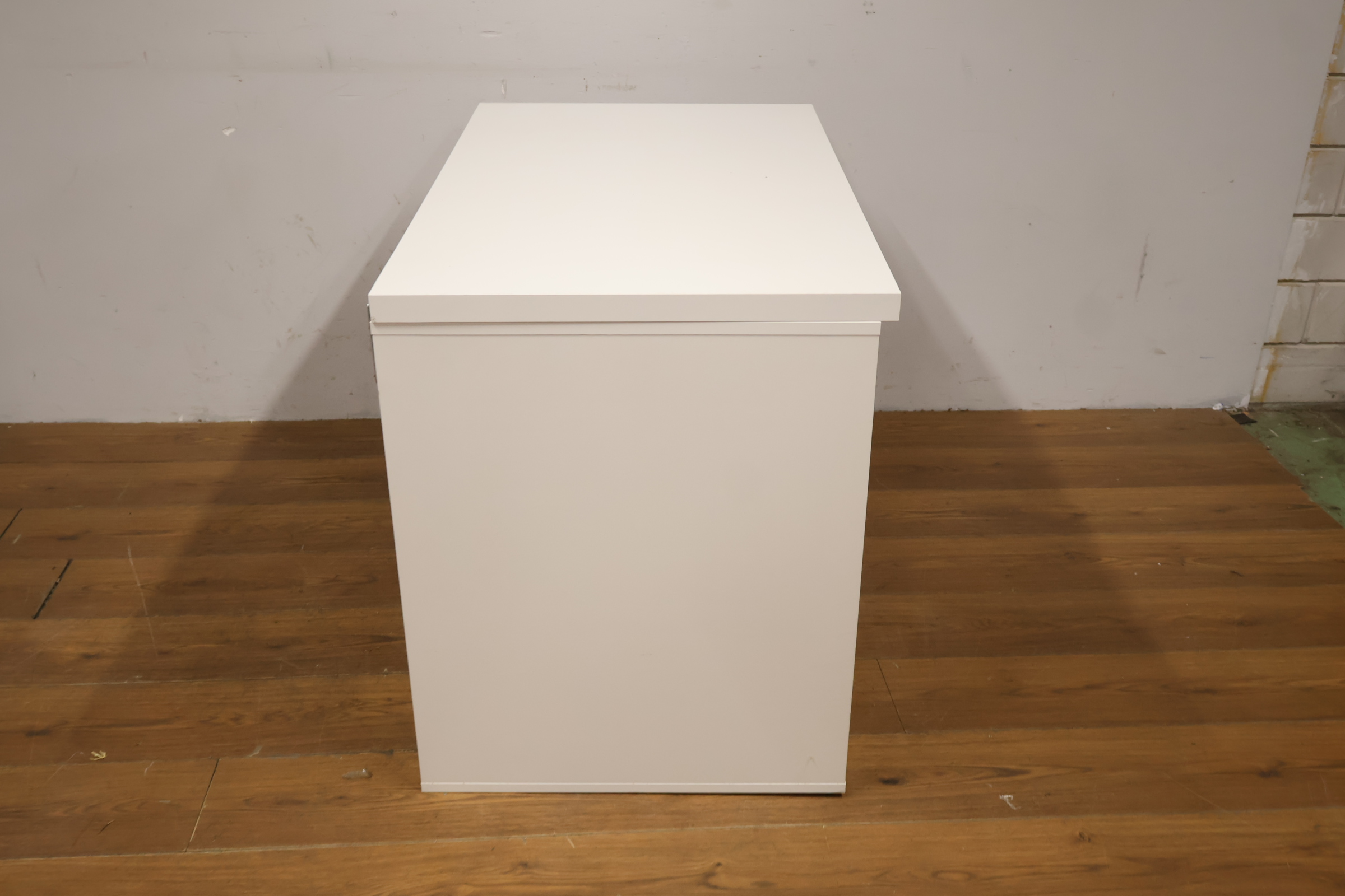 Wit modern bureau met ladenblok'' – foto 4 – kavel bij GSD Auctions, Zoeterwoude