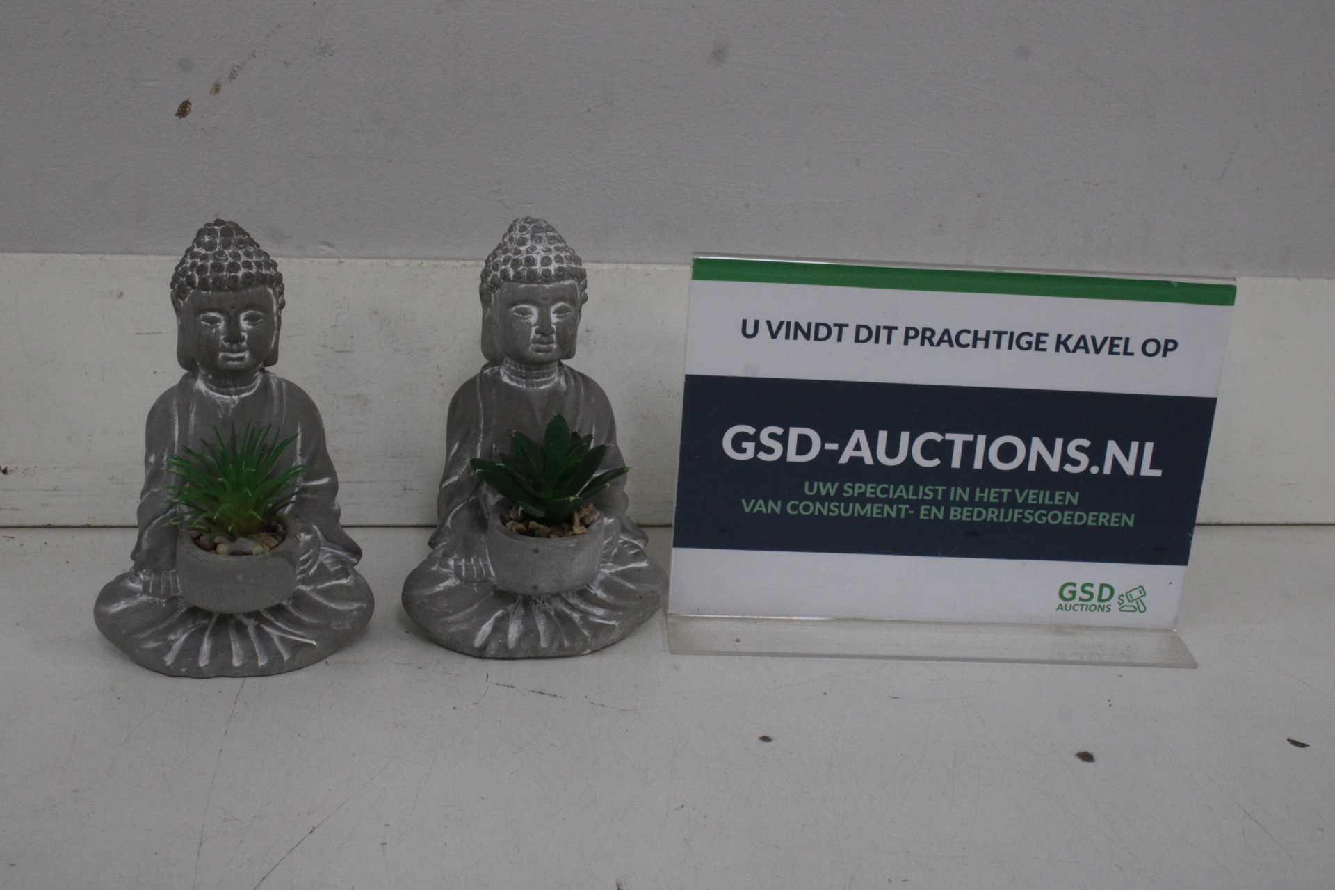 Set van twee Boeddha plantenhouders'' – foto 2 – kavel bij GSD Auctions, Zoeterwoude
