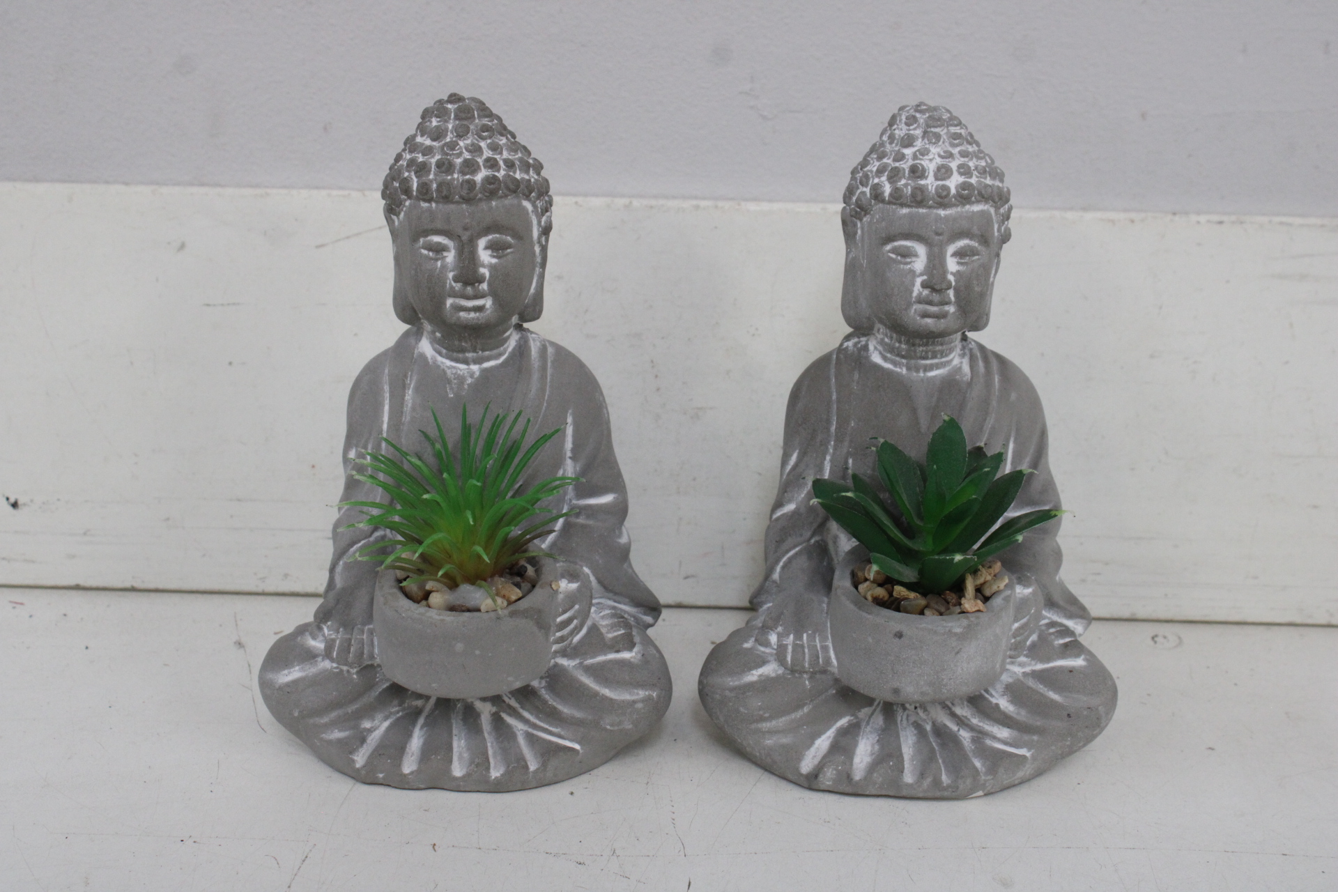 Set van twee Boeddha plantenhouders'' – foto 3 – kavel bij GSD Auctions, Zoeterwoude