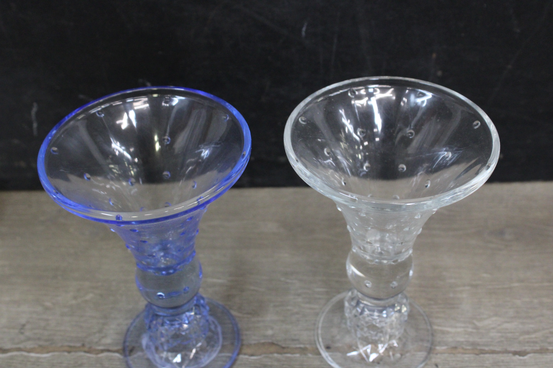 Set van vier glazen kandelaars'' – foto 5 – kavel bij GSD Auctions, Zoeterwoude