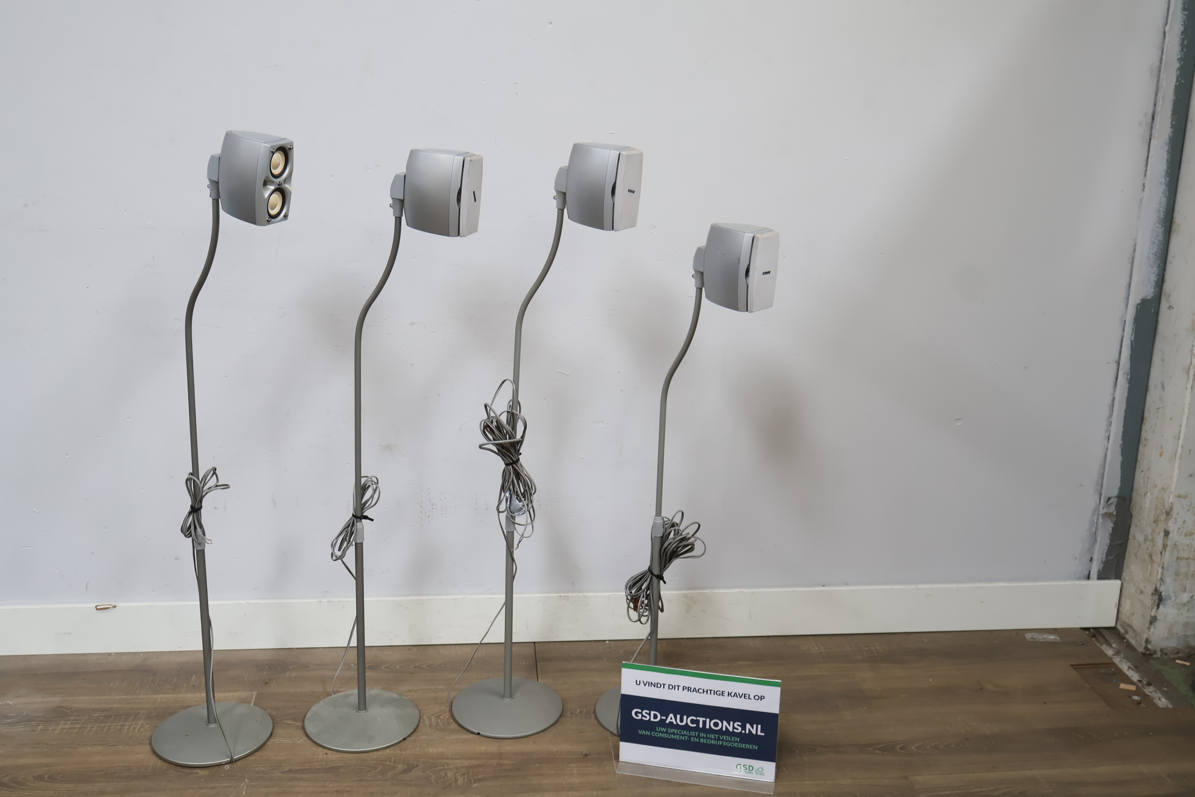 Set van vier Philips luidsprekers op standaards'' – foto 2 – kavel bij GSD Auctions, Zoeterwoude