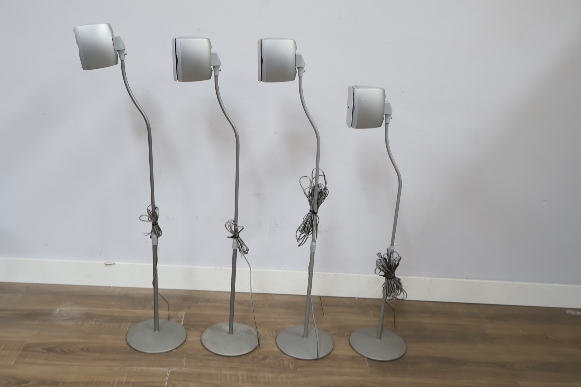 Set van vier Philips luidsprekers op standaards'' – foto 6 – kavel bij GSD Auctions, Zoeterwoude