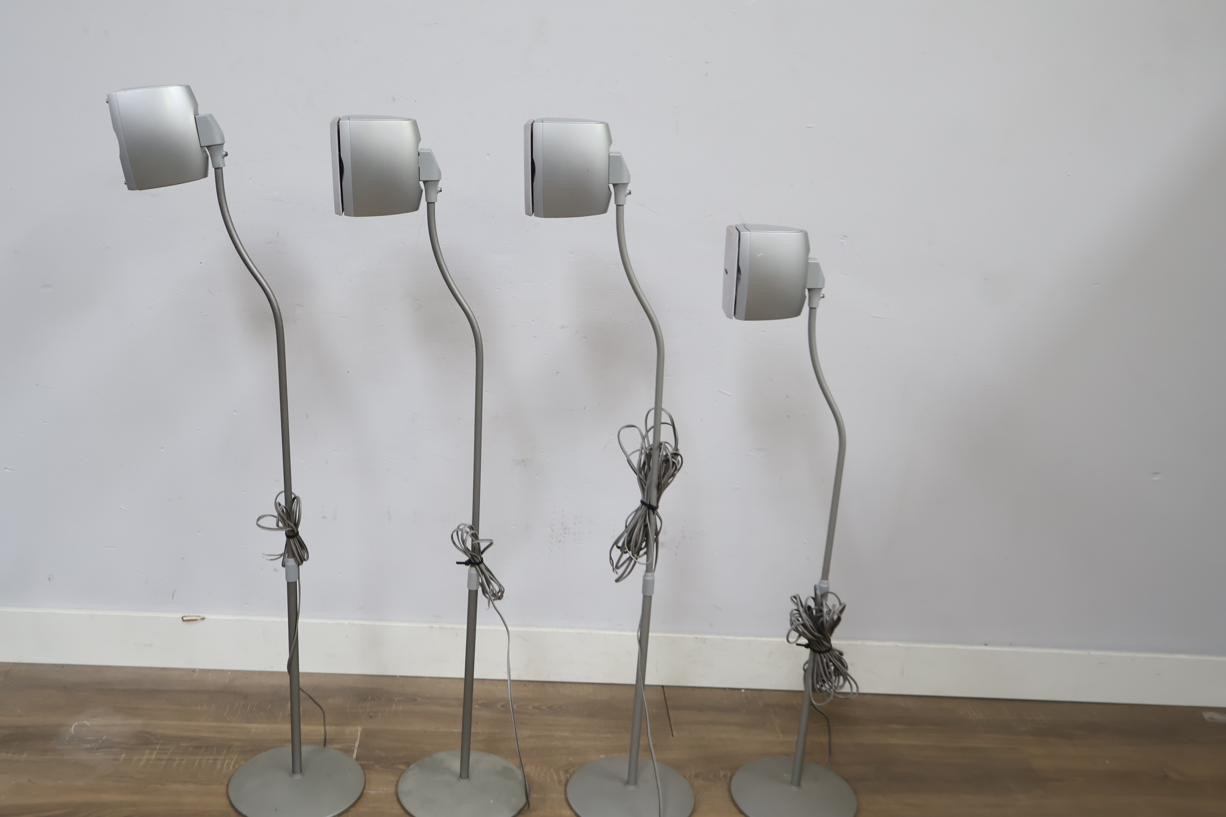 Set van vier Philips luidsprekers op standaards'' – foto 7 – kavel bij GSD Auctions, Zoeterwoude