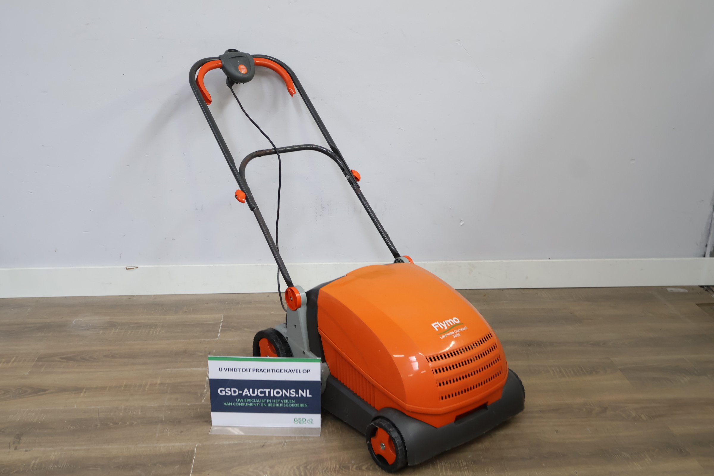 Flymo Lawnmower Compact 340 Grasmaaier'' – foto 2 – kavel bij GSD Auctions, Zoeterwoude