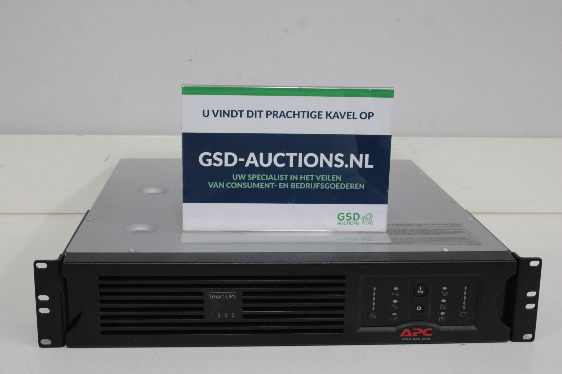 APC Smart-UPS 1500 rackmount batterij backup – foto 2 – kavel bij GSD Auctions, Zoeterwoude
